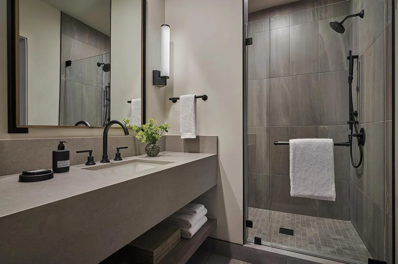 Shower in Pendry Park City