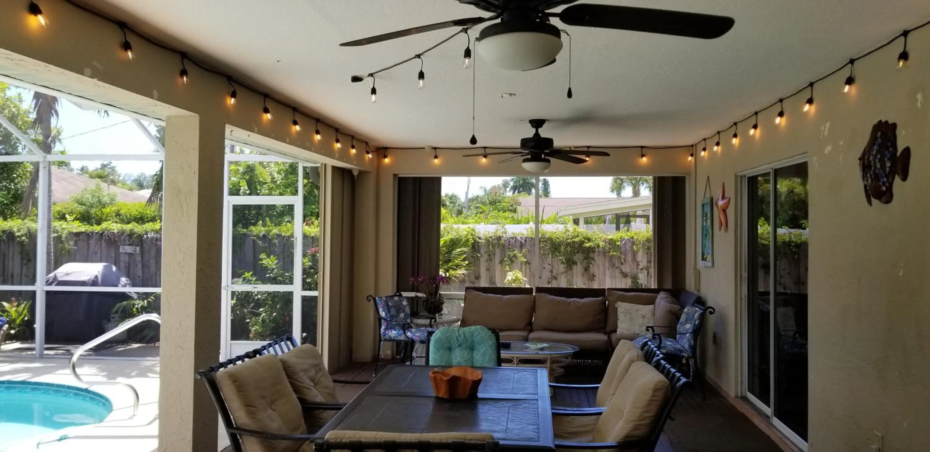 Swimming pool in Del Mar Villa