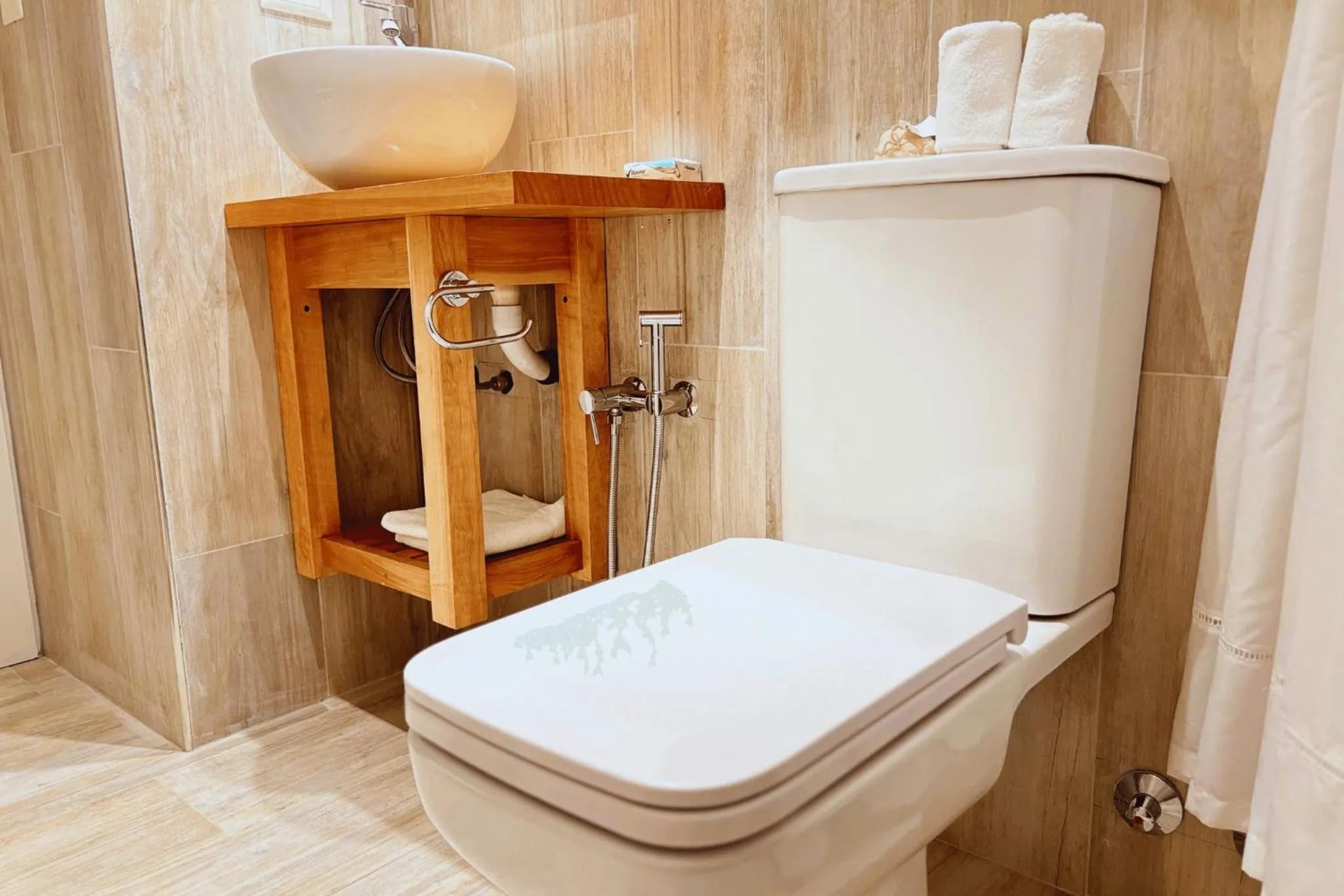 Toilet in Departamento completo en San Carlos de Bariloche, Argentina