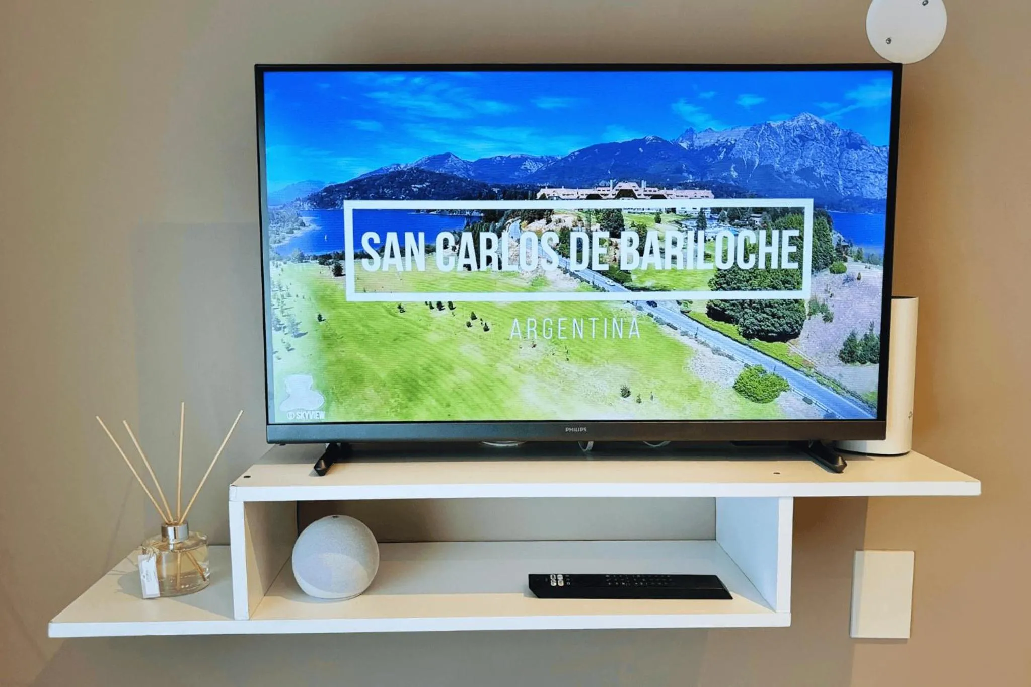 TV and multimedia in Departamento completo en San Carlos de Bariloche, Argentina