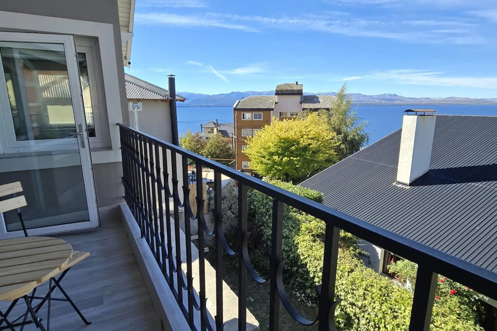 Lake view in Departamento completo en San Carlos de Bariloche, Argentina