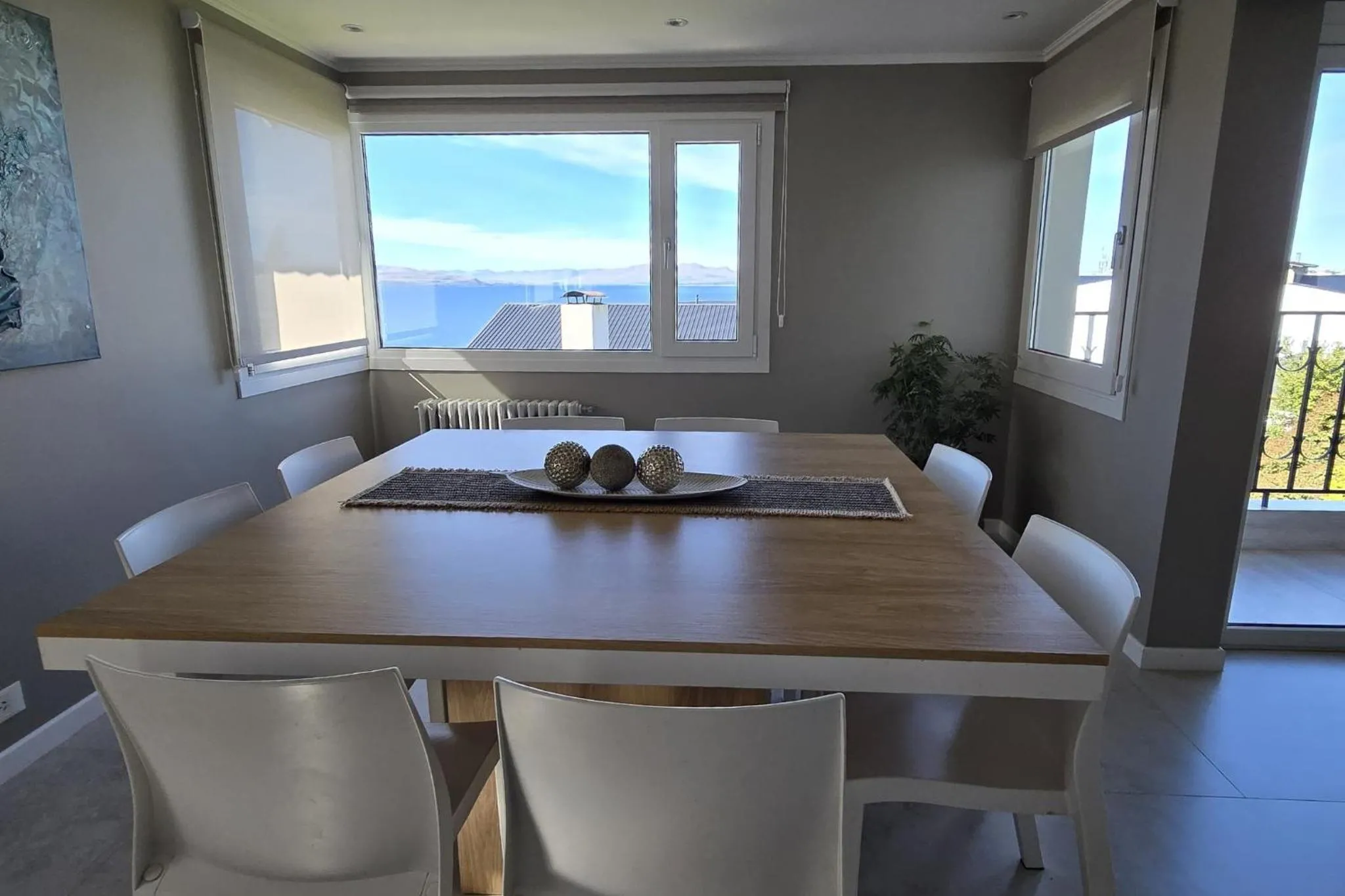 Seating area in Departamento completo en San Carlos de Bariloche, Argentina
