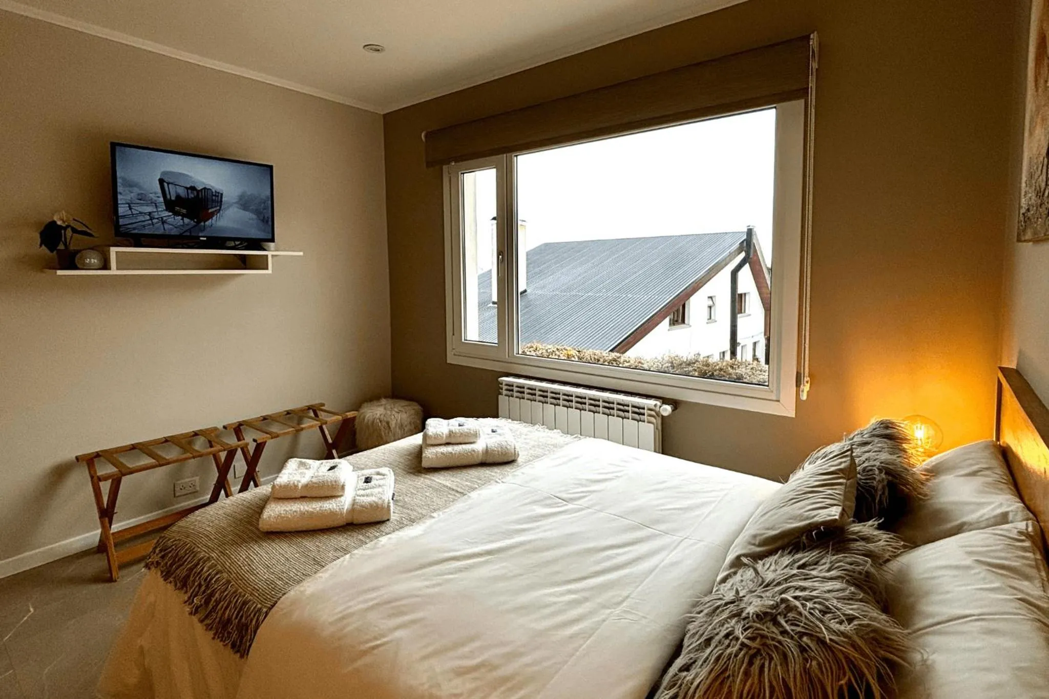 Bed in Departamento completo en San Carlos de Bariloche, Argentina