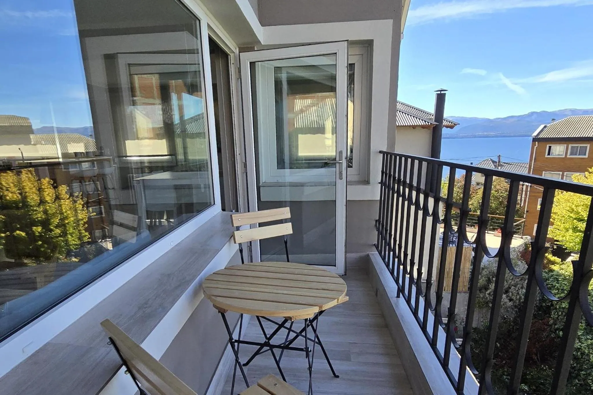 Lake view in Departamento completo en San Carlos de Bariloche, Argentina