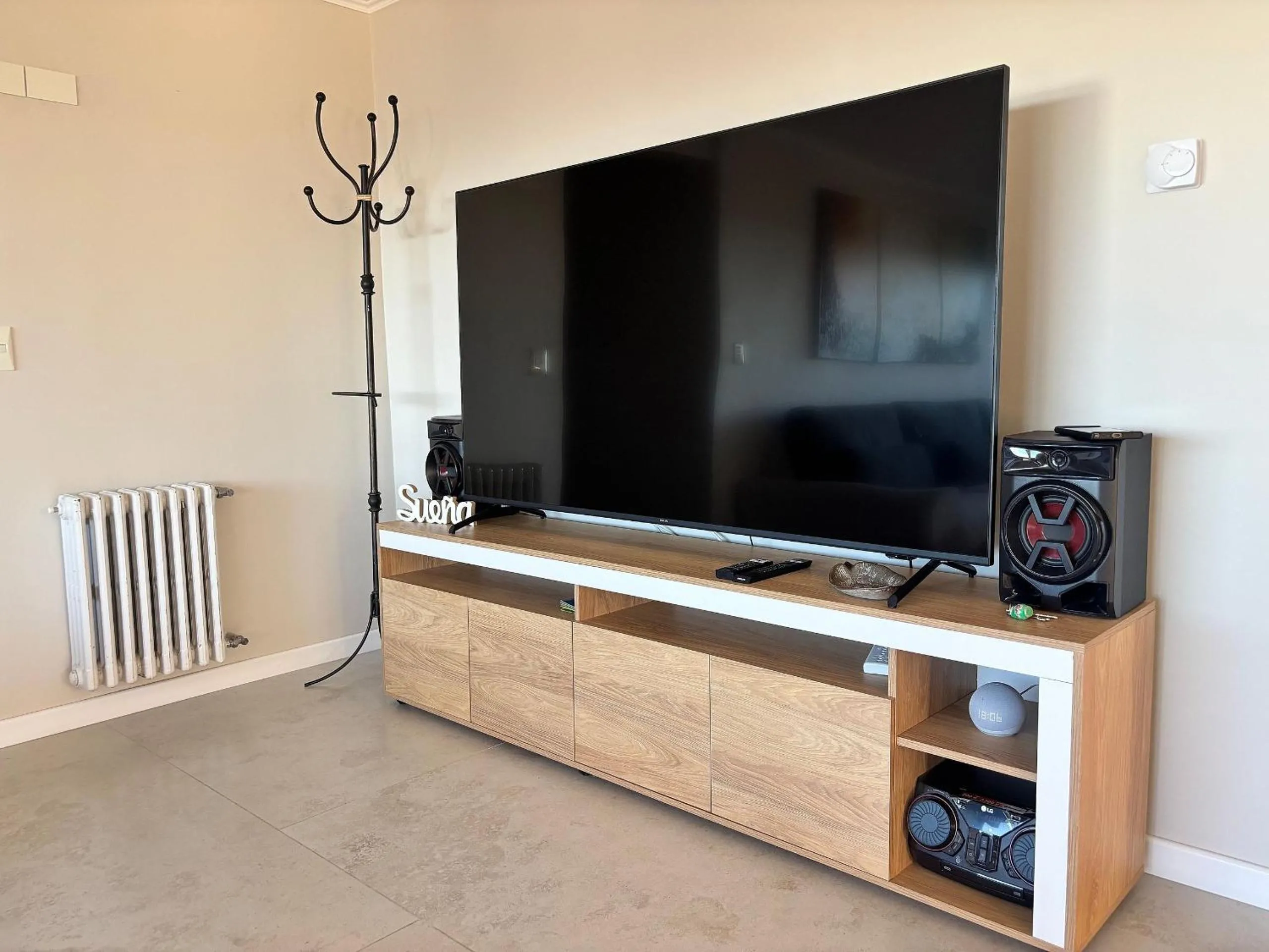 TV and multimedia in Departamento completo en San Carlos de Bariloche, Argentina