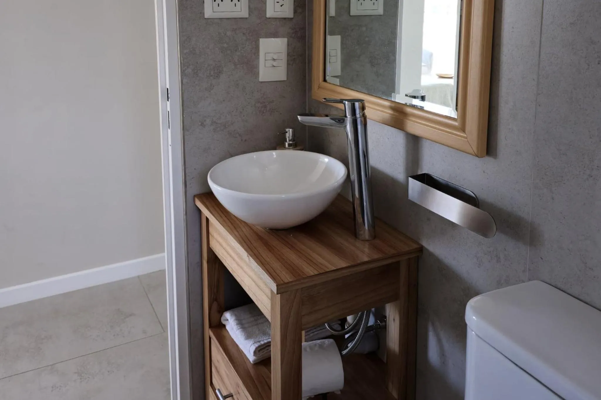 Toilet in Departamento completo en San Carlos de Bariloche, Argentina