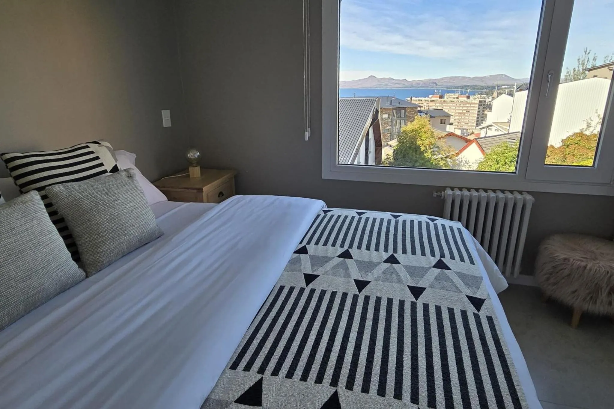 Bed in Departamento completo en San Carlos de Bariloche, Argentina