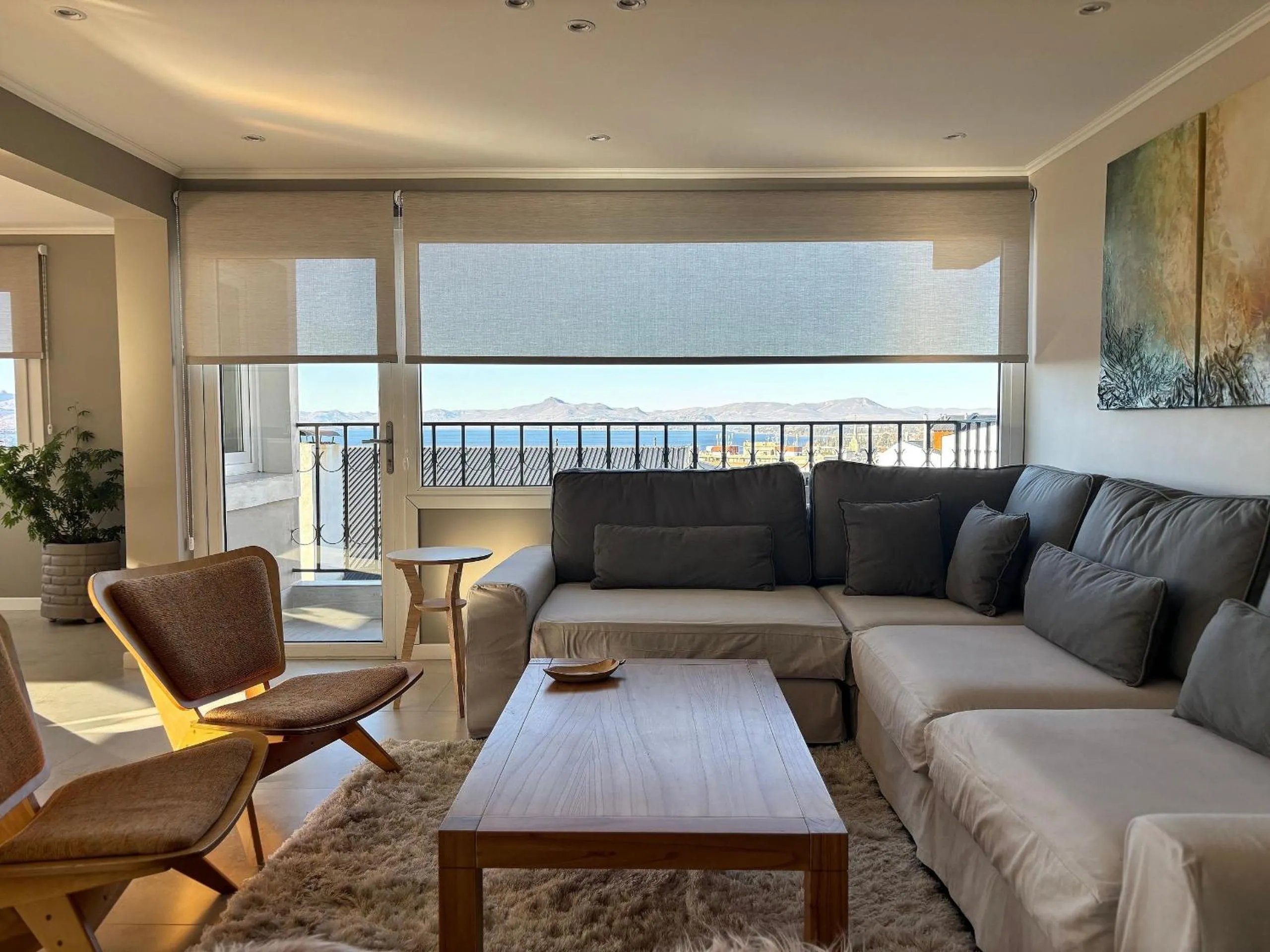 Seating area in Departamento completo en San Carlos de Bariloche, Argentina
