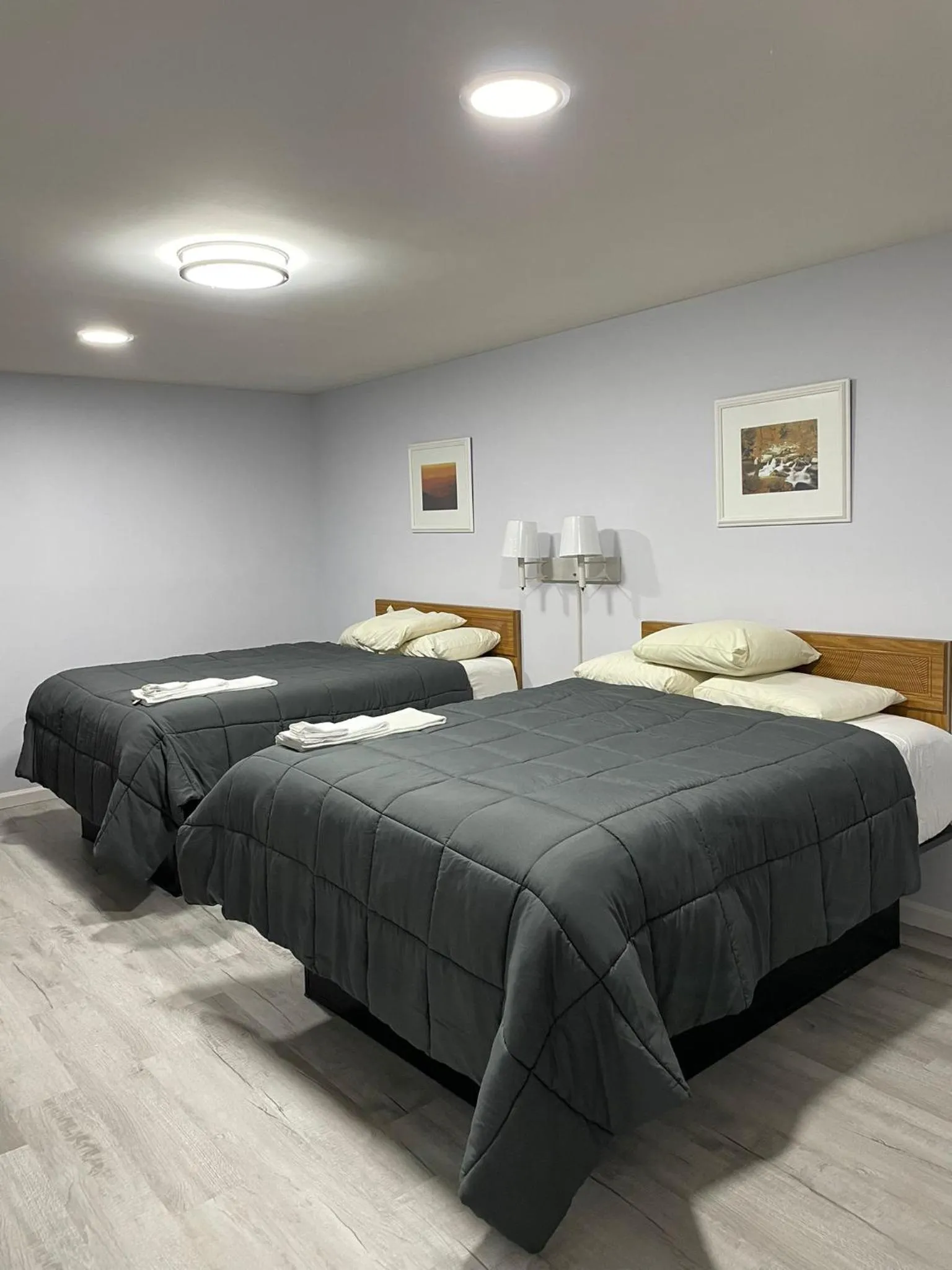 Bed in PINE VALLEY MOTEL