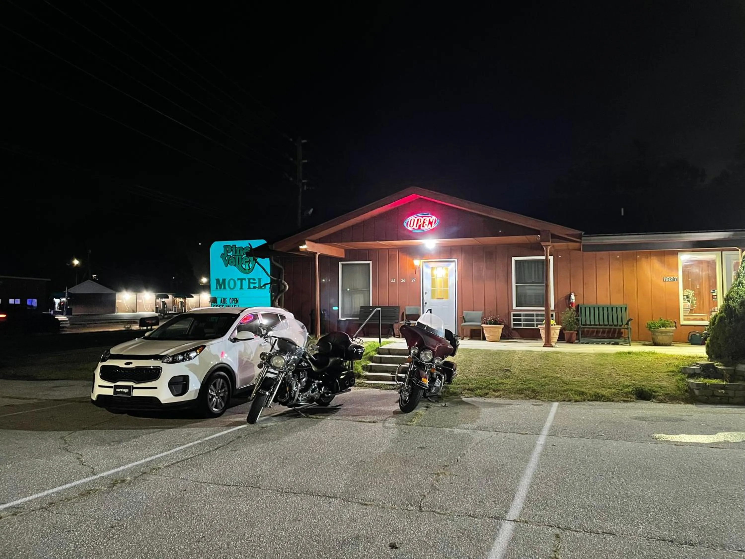 Property building in PINE VALLEY MOTEL