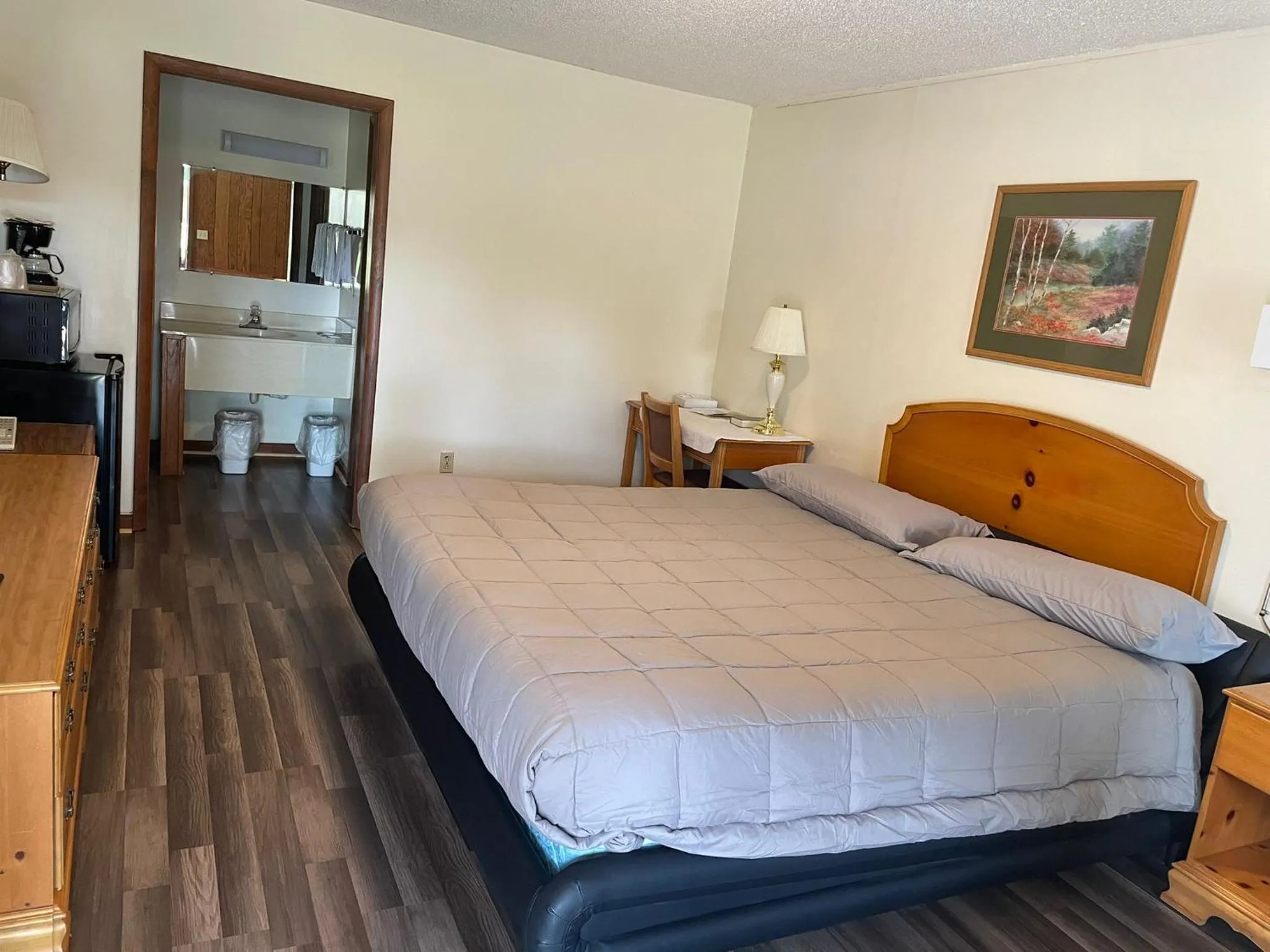 Bed in PINE VALLEY MOTEL