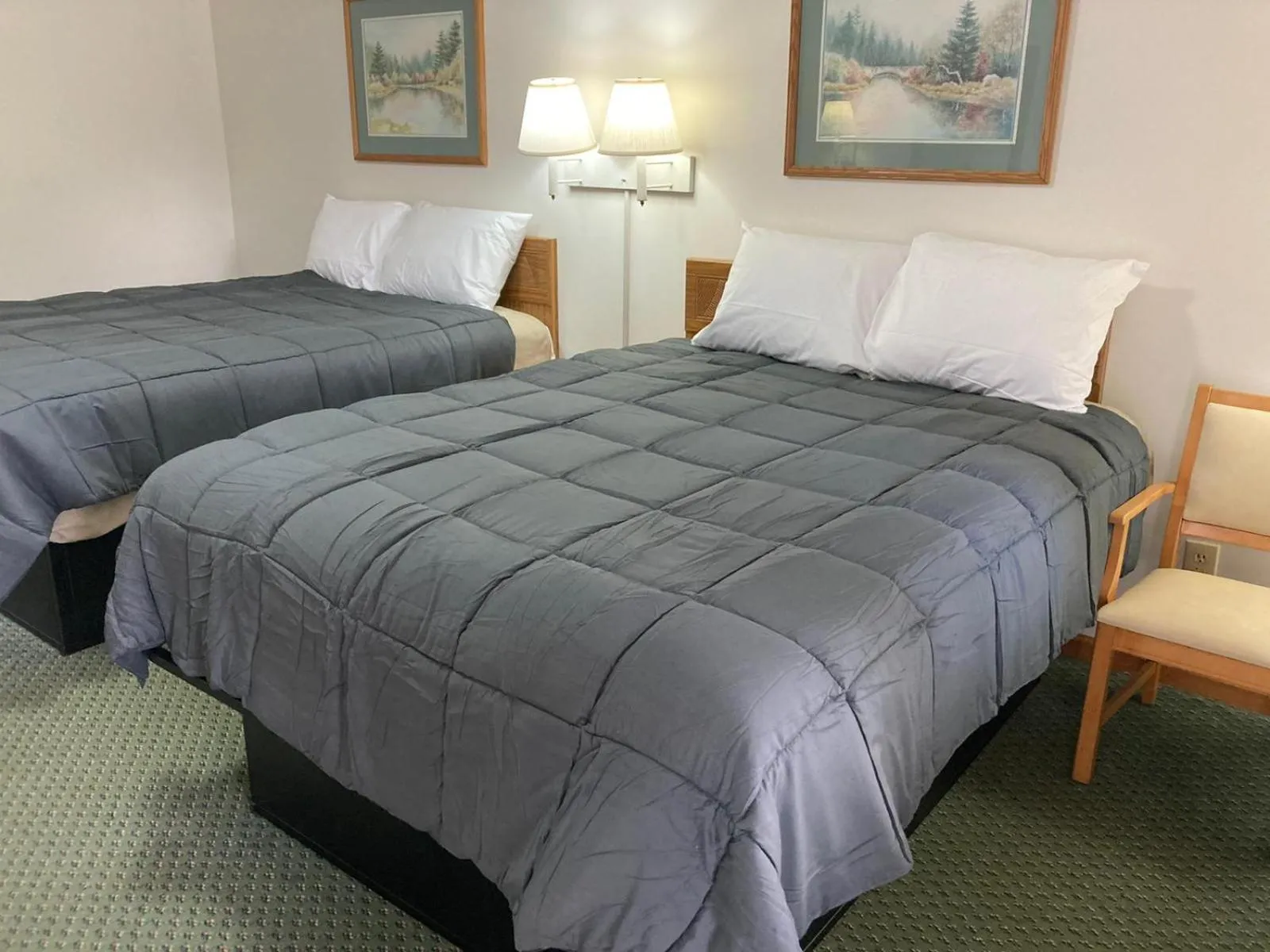 Bed in PINE VALLEY MOTEL