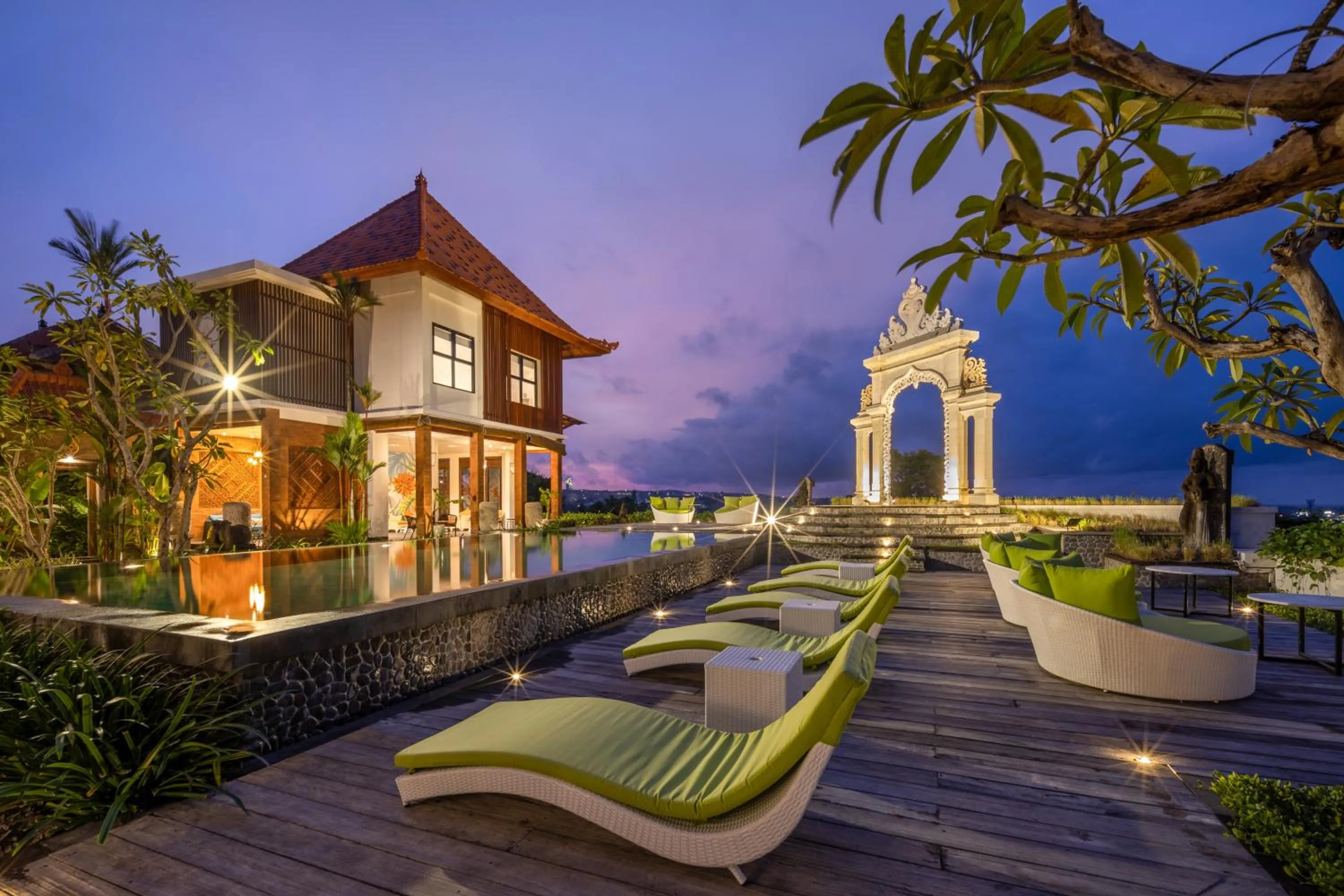 Pool view in Giri Bhagawan Villas & Spa