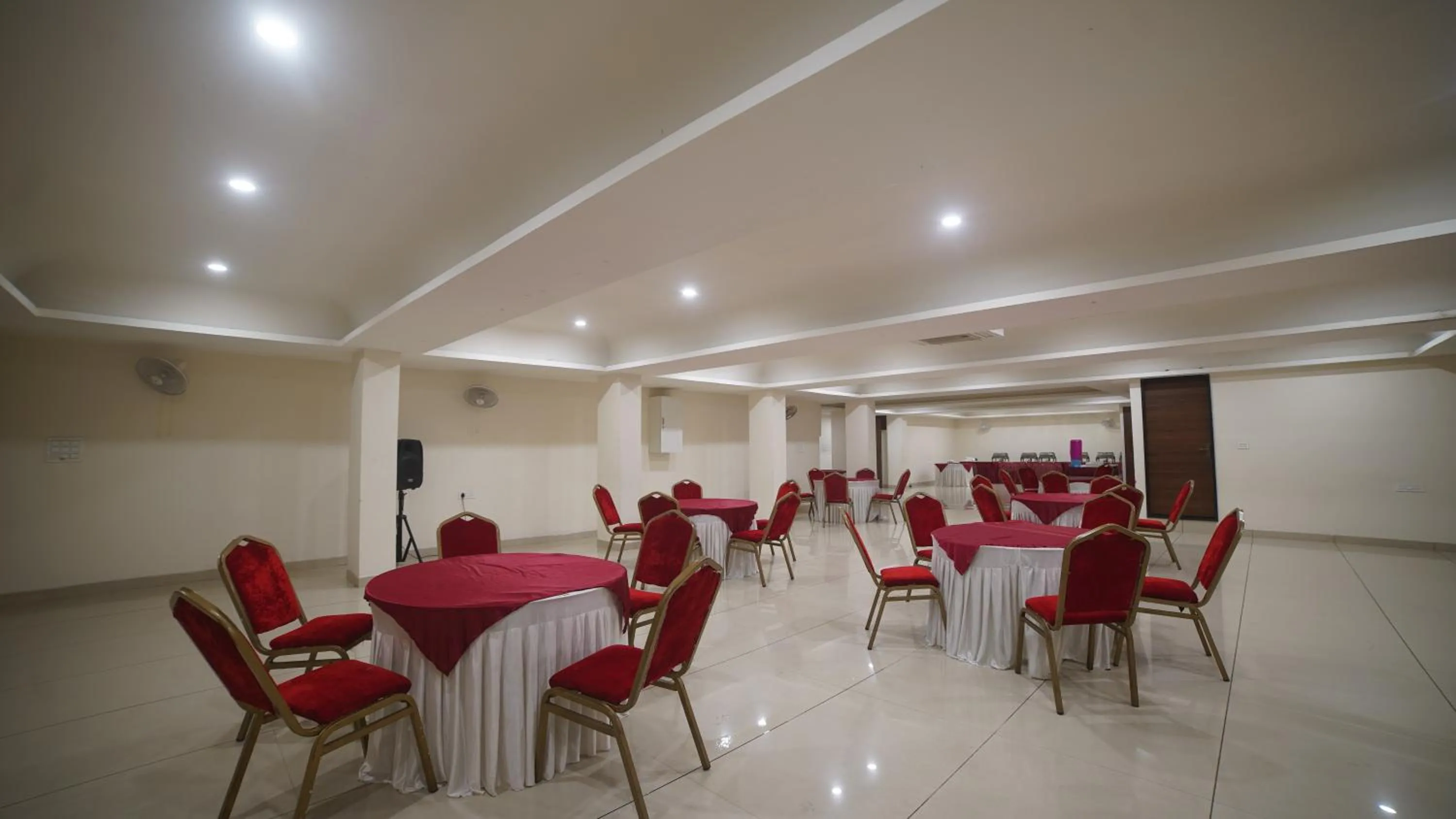 Restaurant/places to eat in Jewel Palace, Bhopal