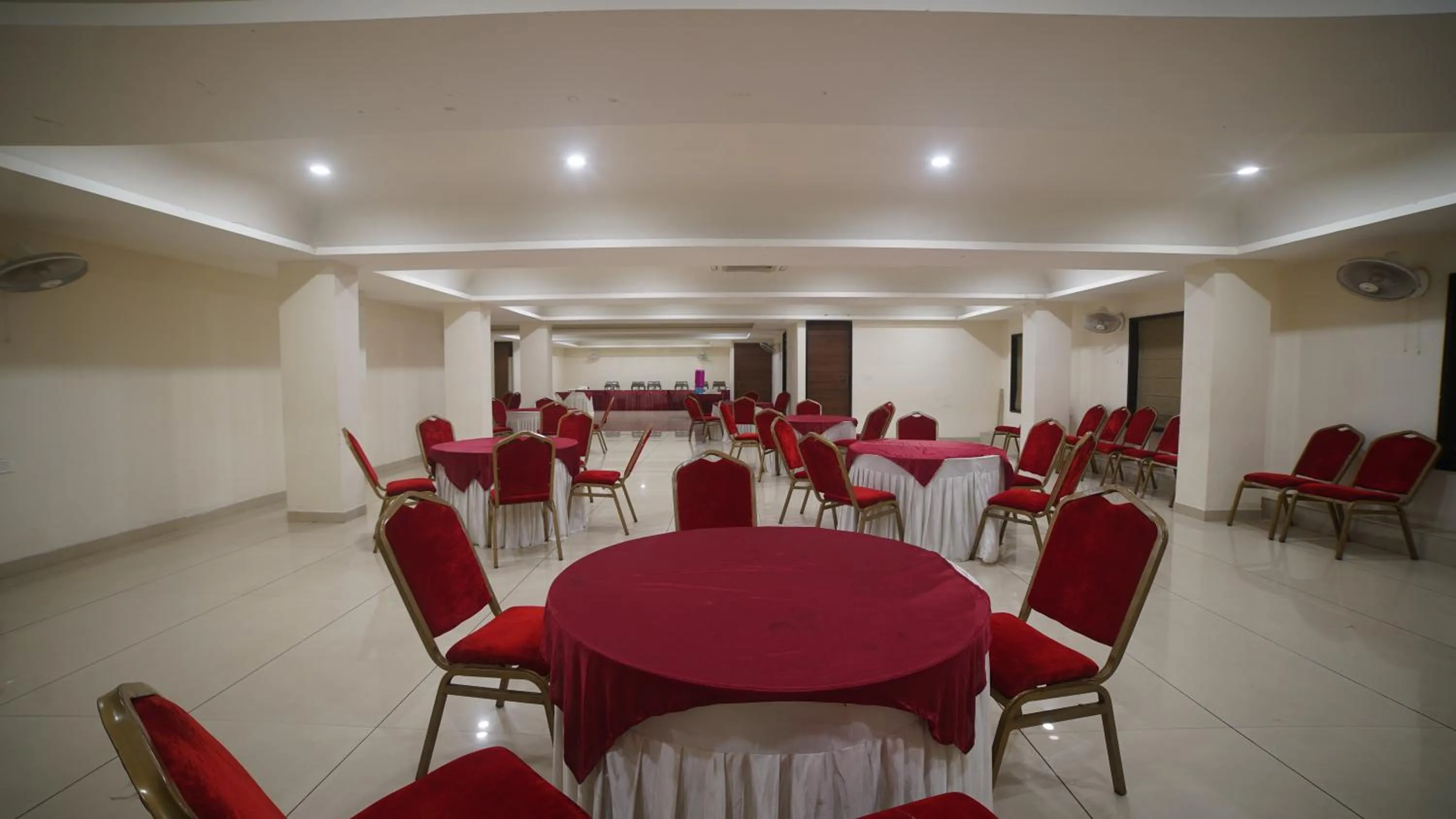 Banquet/Function facilities in Jewel Palace, Bhopal