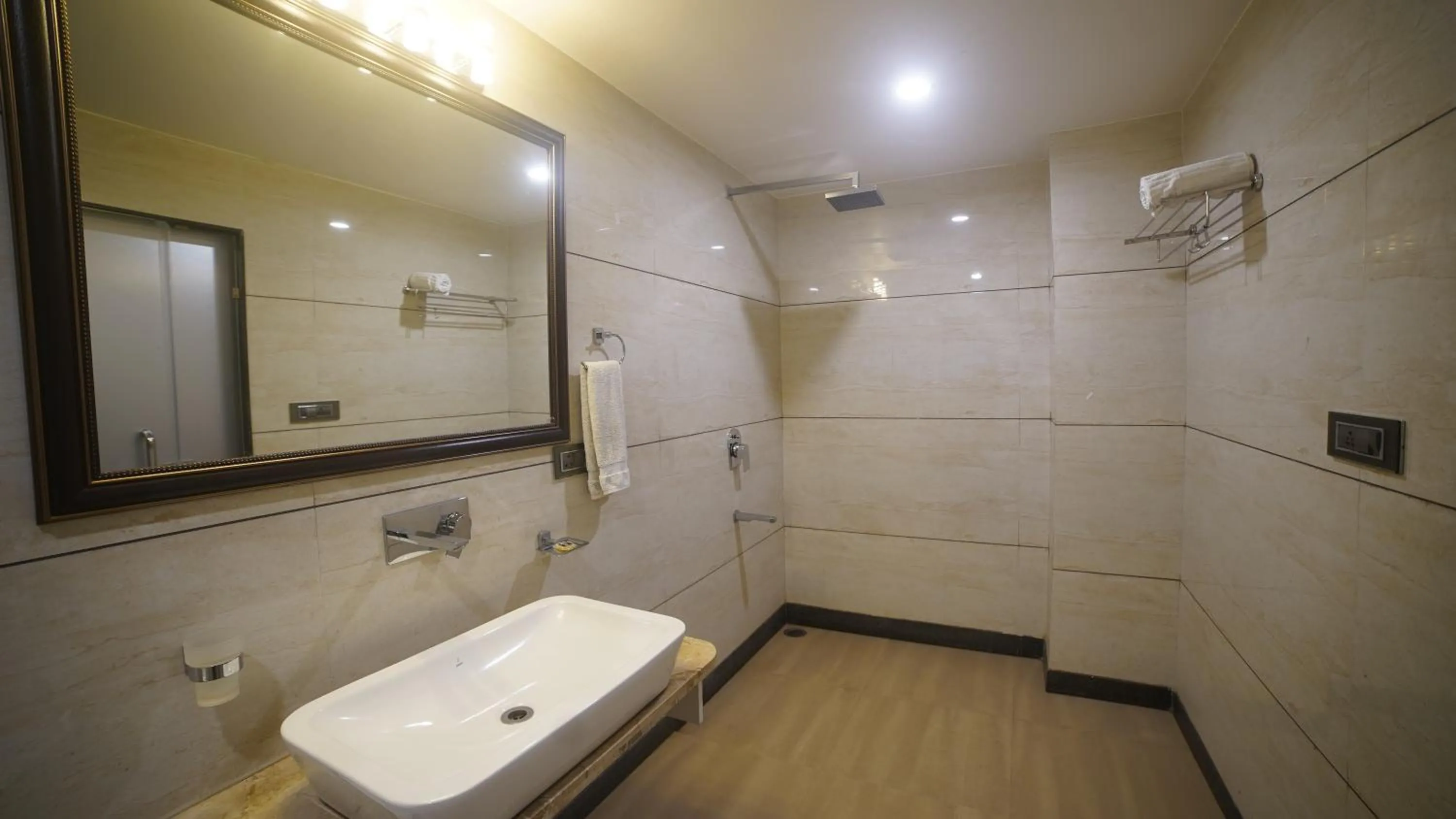 Bathroom in Jewel Palace, Bhopal