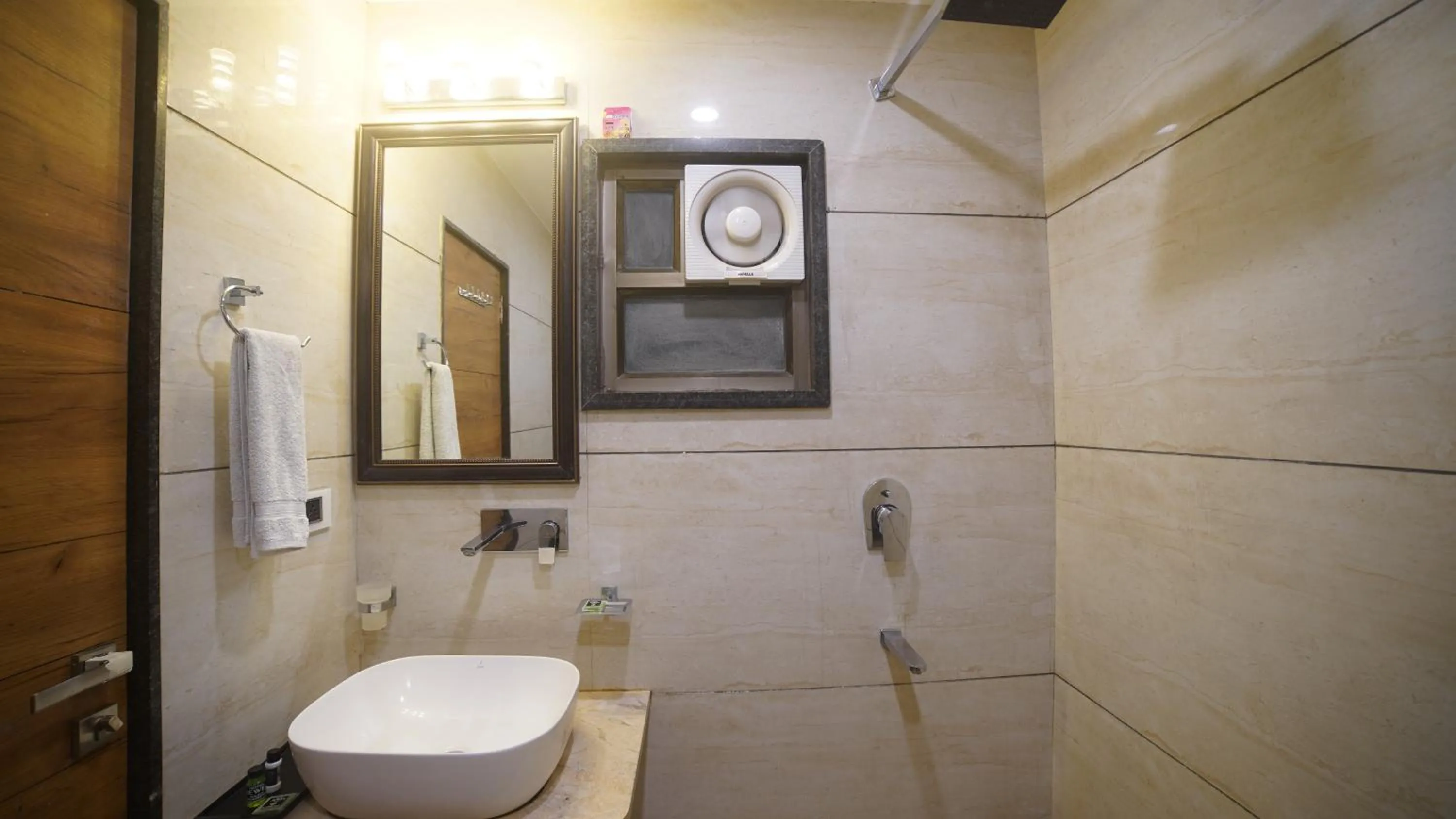 Bathroom in Jewel Palace, Bhopal