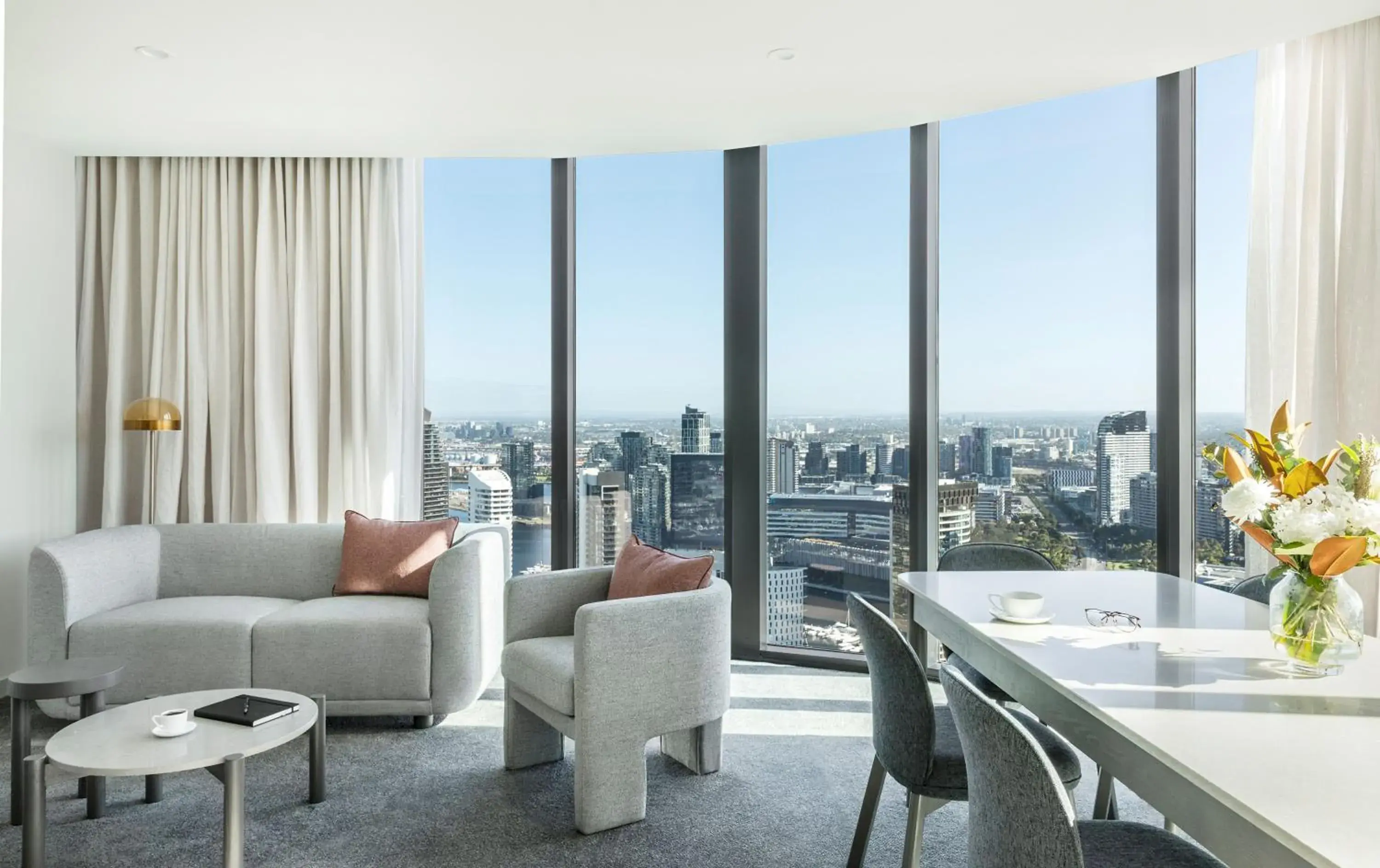 Living room in Oakwood Premier Melbourne Living room in Oakwood Premier Melbourne