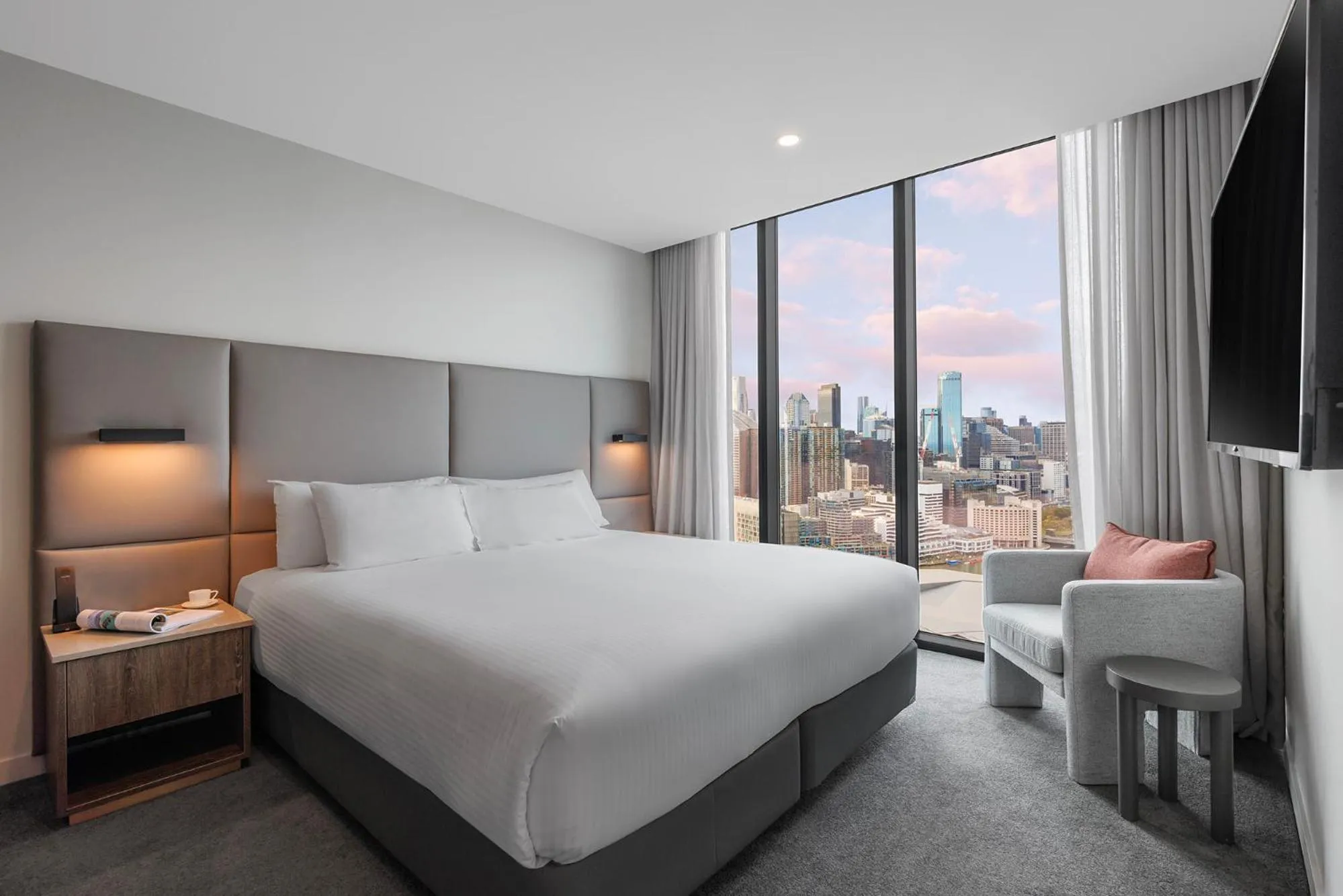 Bed in Oakwood Premier Melbourne