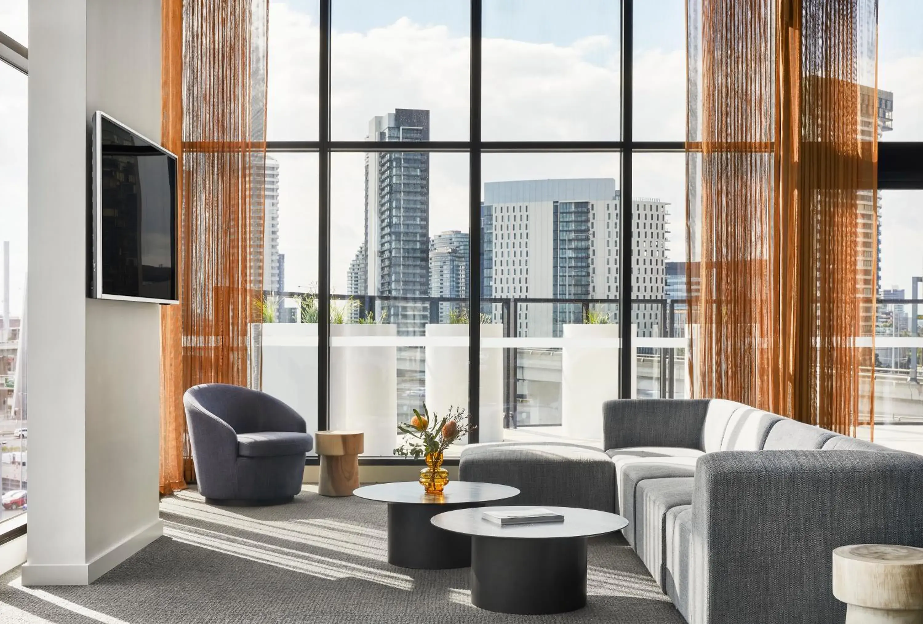 Lounge or bar in Oakwood Premier Melbourne Lounge or bar in Oakwood Premier Melbourne