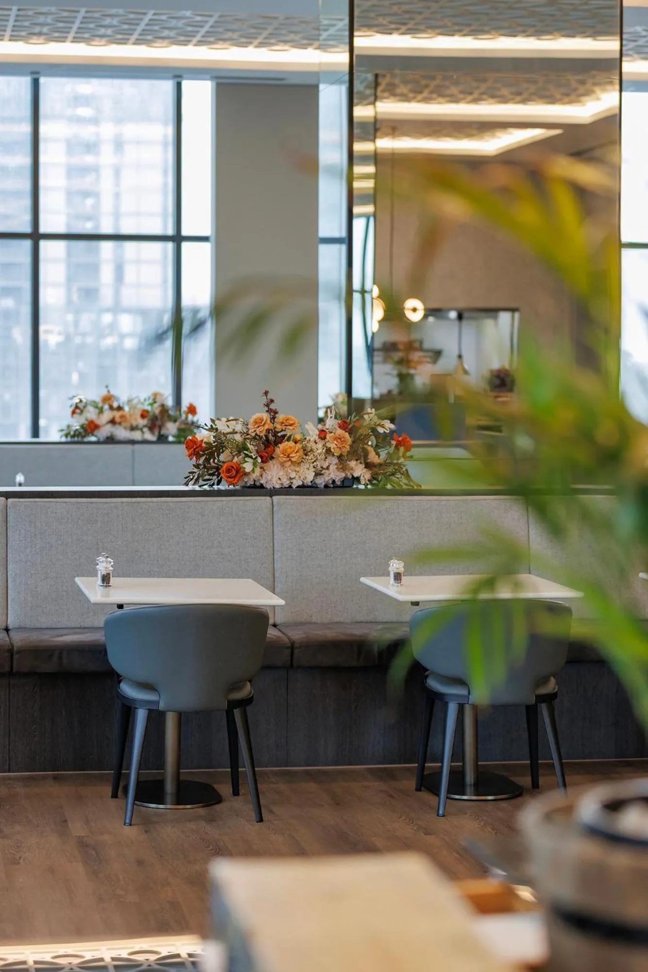 Restaurant/places to eat in Oakwood Premier Melbourne