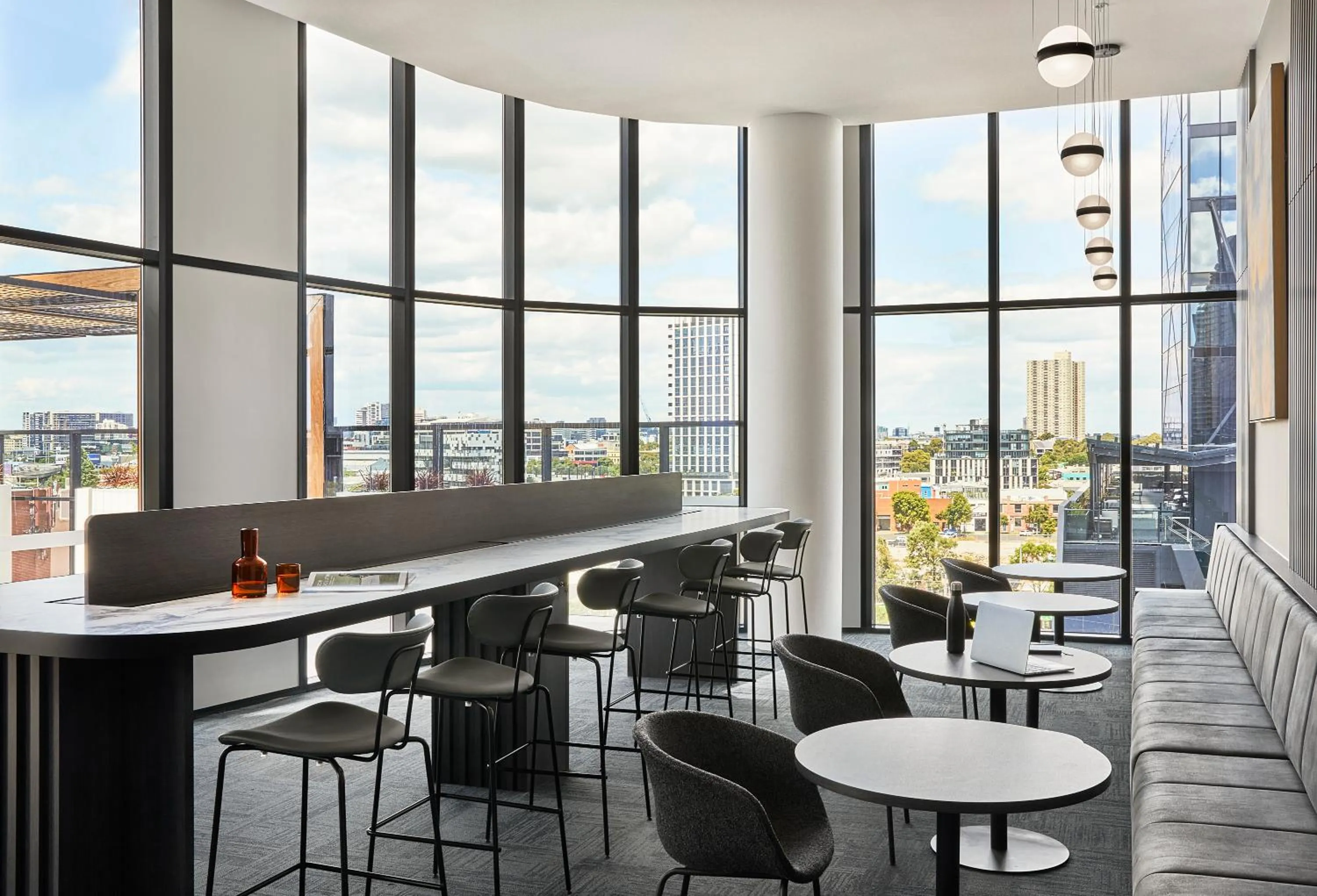 Business facilities in Oakwood Premier Melbourne