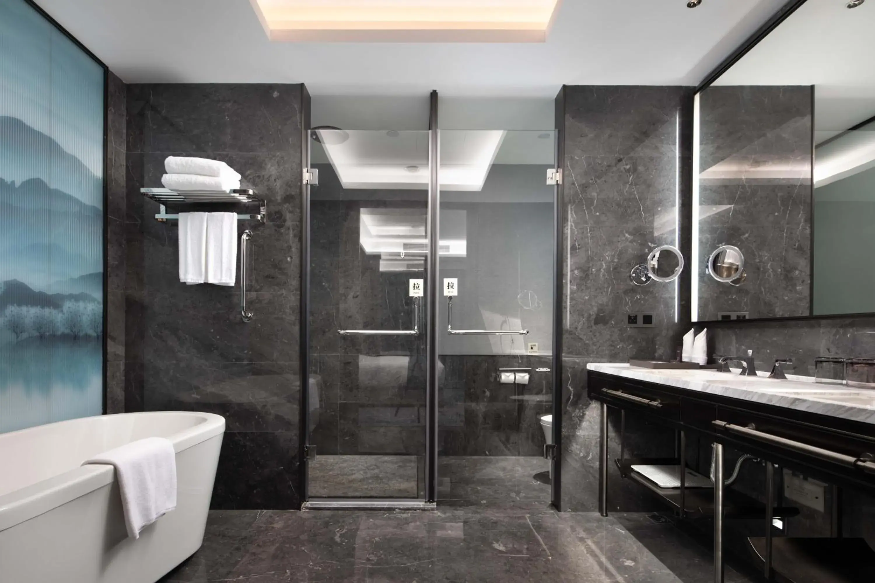 Deluxe 1 King Bed Suite in Wyndham Changzhou Liyang Deluxe 1 King Bed Suite in Wyndham Changzhou Liyang