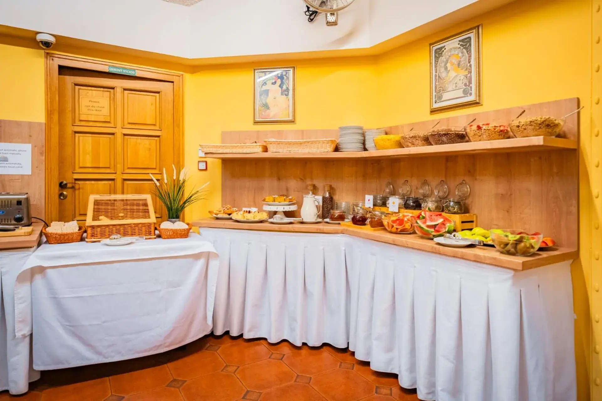 Buffet breakfast in Hotel Atos Buffet breakfast in Hotel Atos