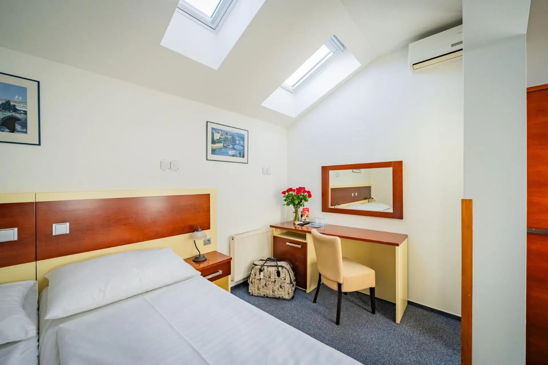 Seating area, Bed in Hotel Atos Seating area, Bed in Hotel Atos