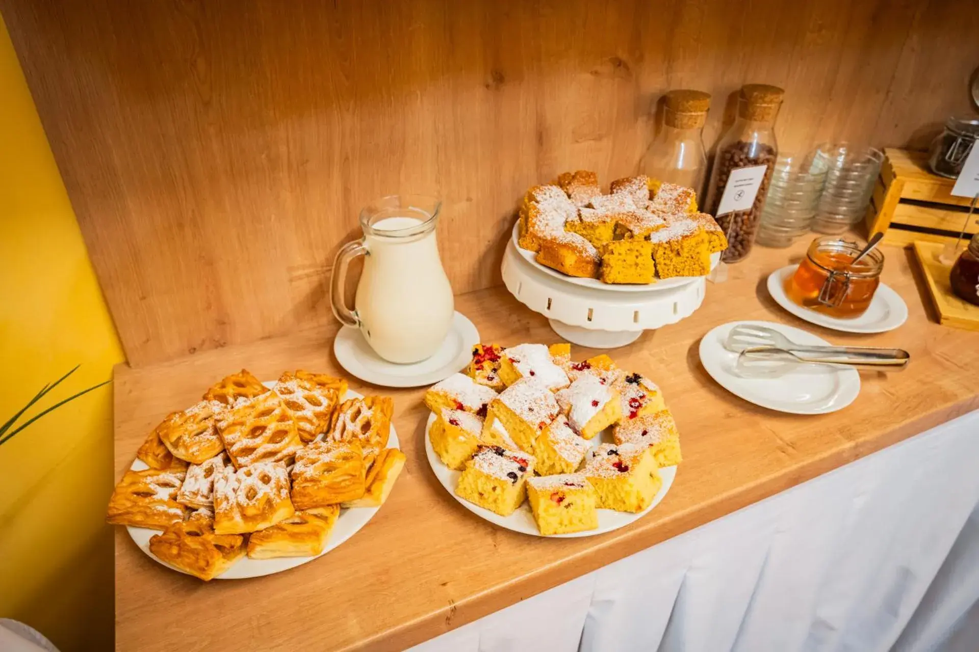 Buffet breakfast in Hotel Atos Buffet breakfast in Hotel Atos