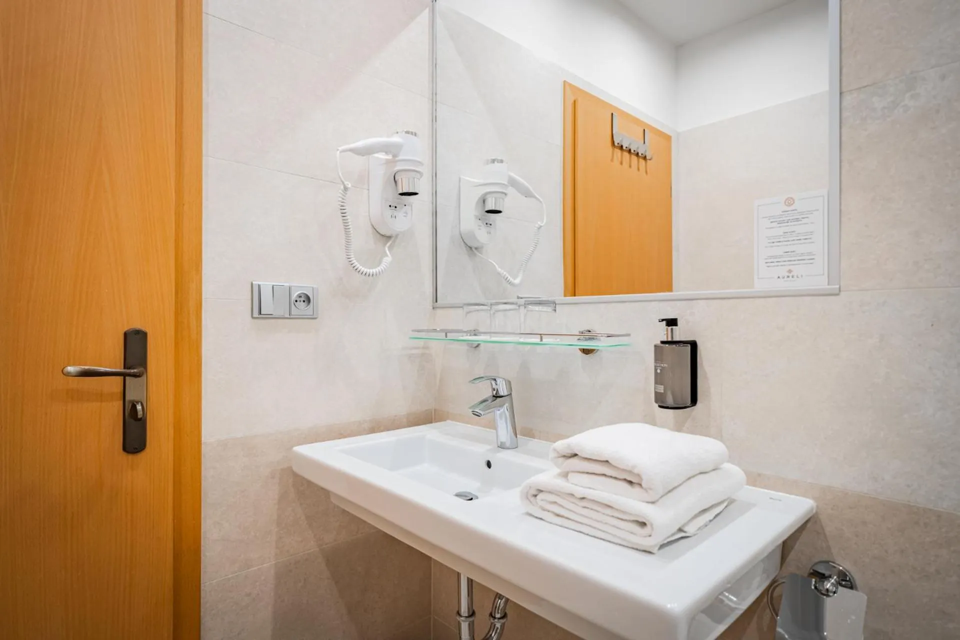 Bathroom in Hotel Atos