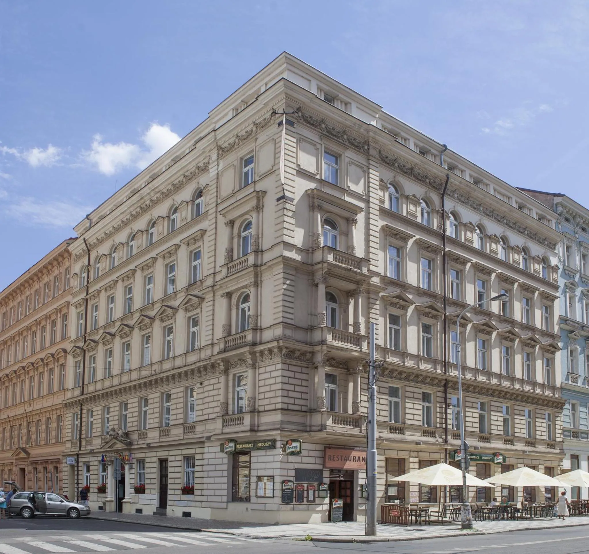 Facade/entrance in Hotel Atos