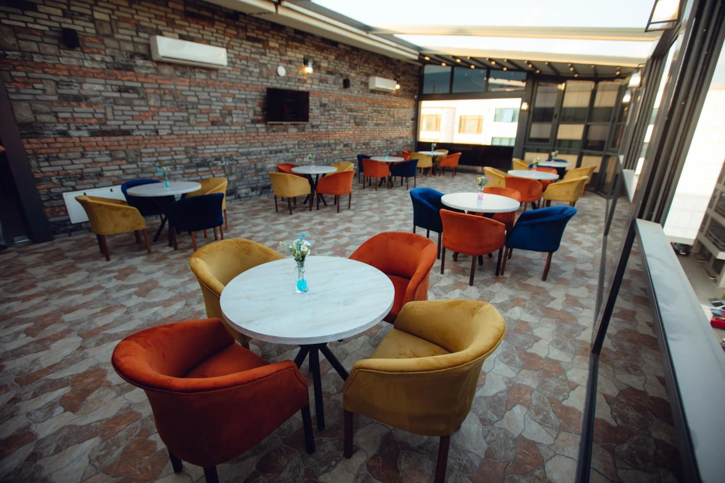 Restaurant/places to eat in La Corne Hotel Baku