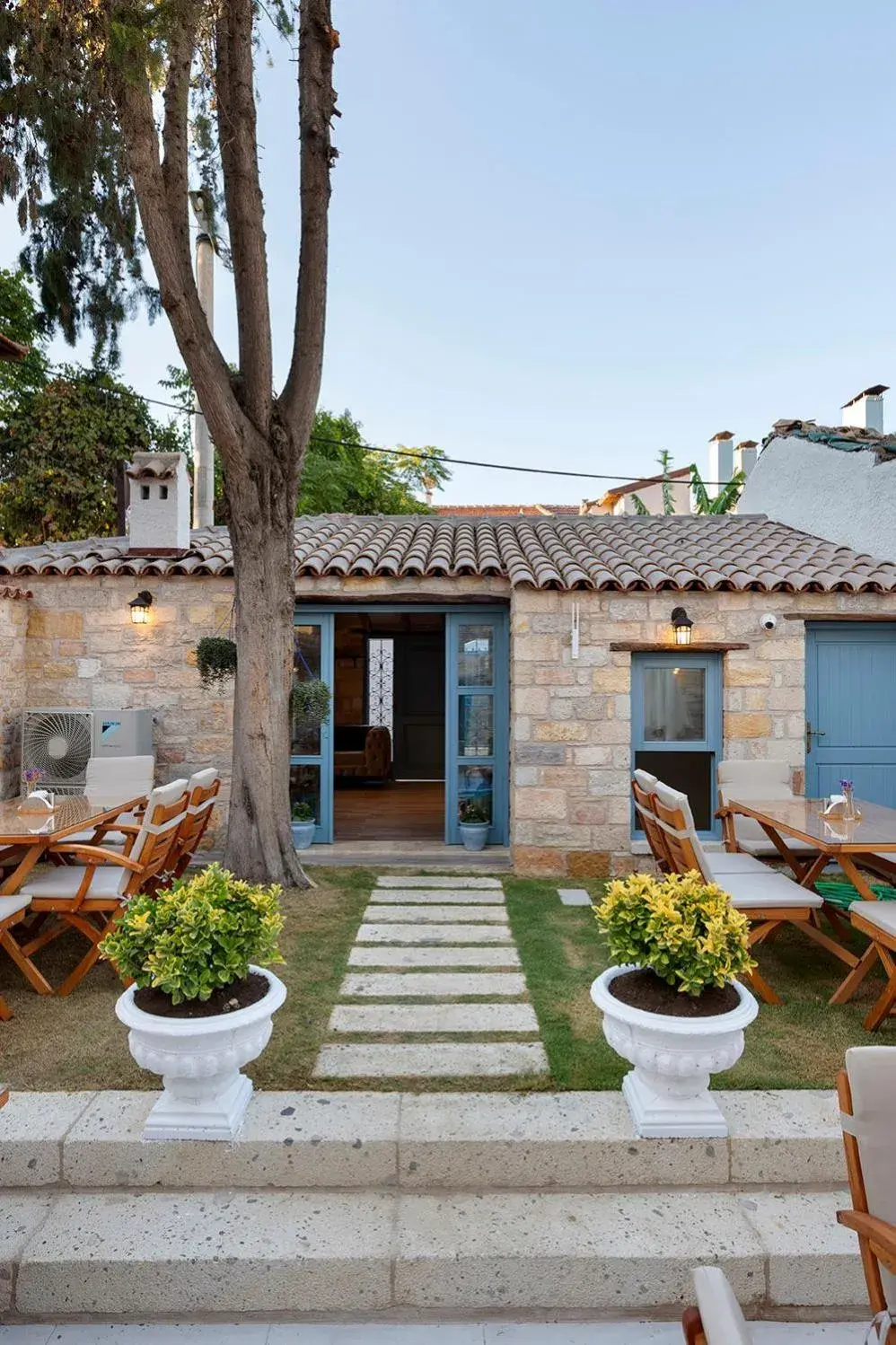 Facade/entrance in EFLIN HAUS Historical Place & Monument Facade/entrance in EFLIN HAUS Historical Place & Monument