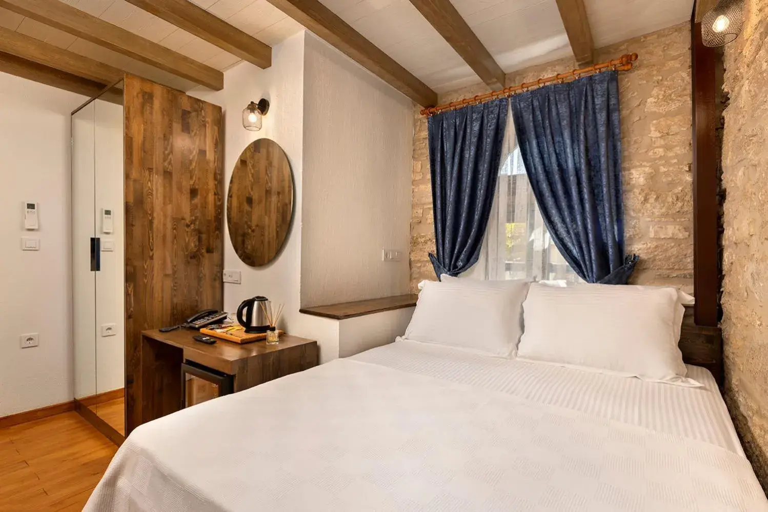 Bed in EFLIN HAUS Historical Place & Monument Bed in EFLIN HAUS Historical Place & Monument