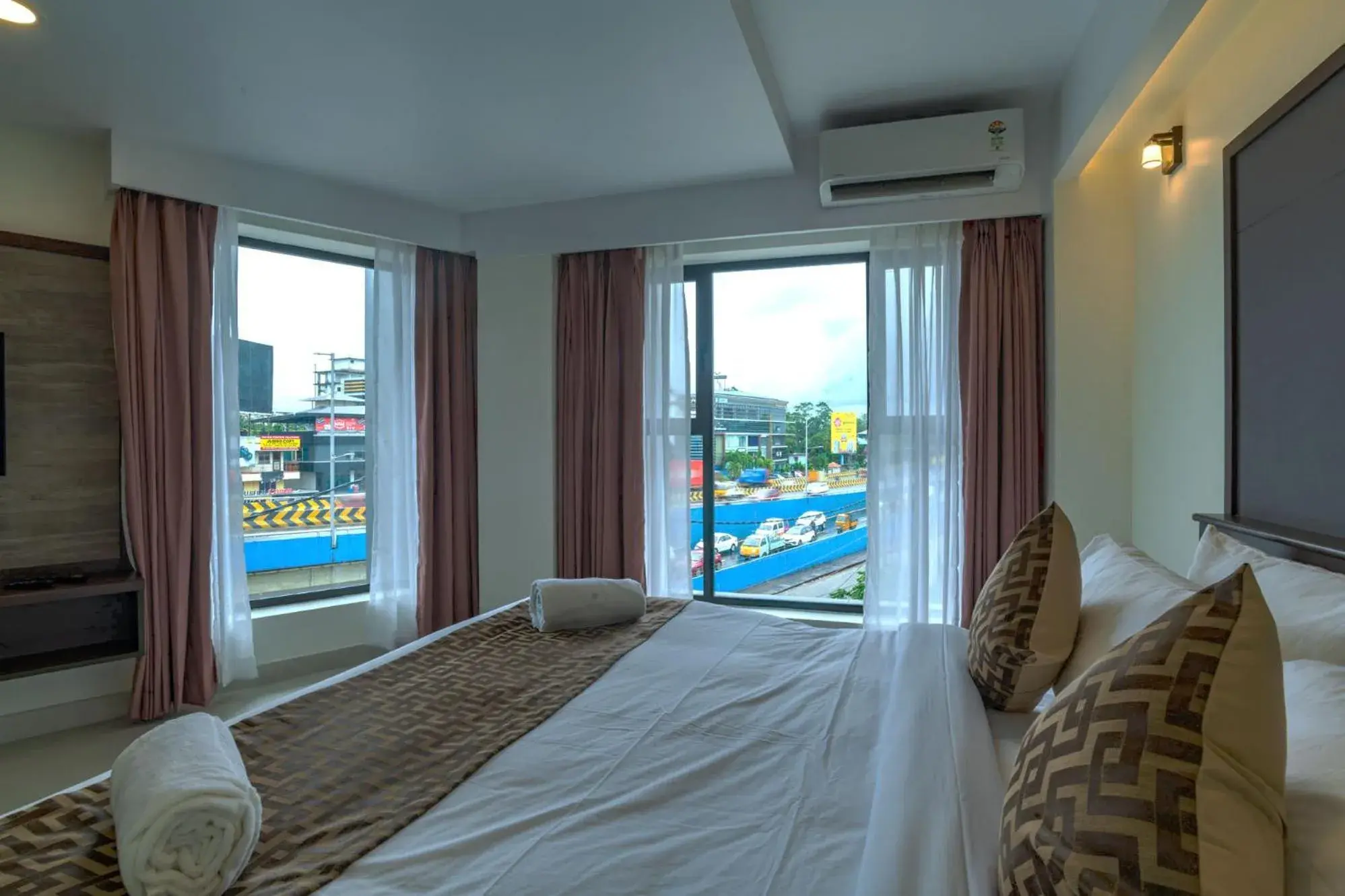 View (from property/room), Bed in Arctic Hotel View (from property/room), Bed in Arctic Hotel