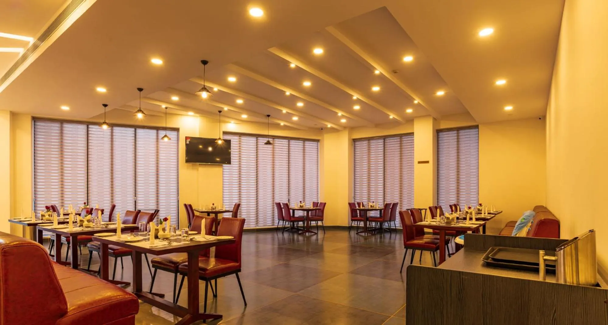 Restaurant/places to eat in Arctic Hotel