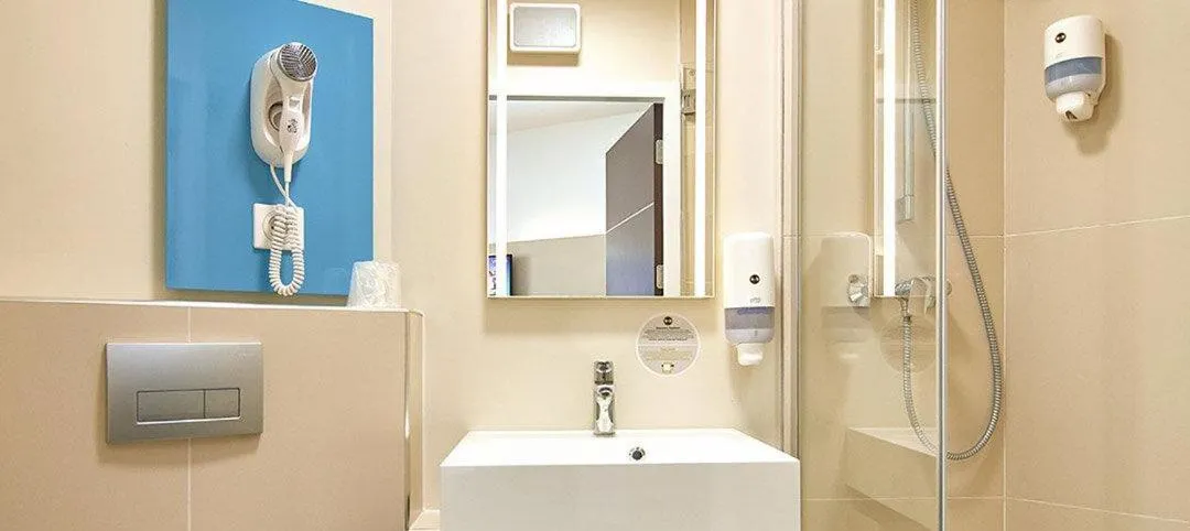 Bathroom in B&B Hotel Lublin Centrum