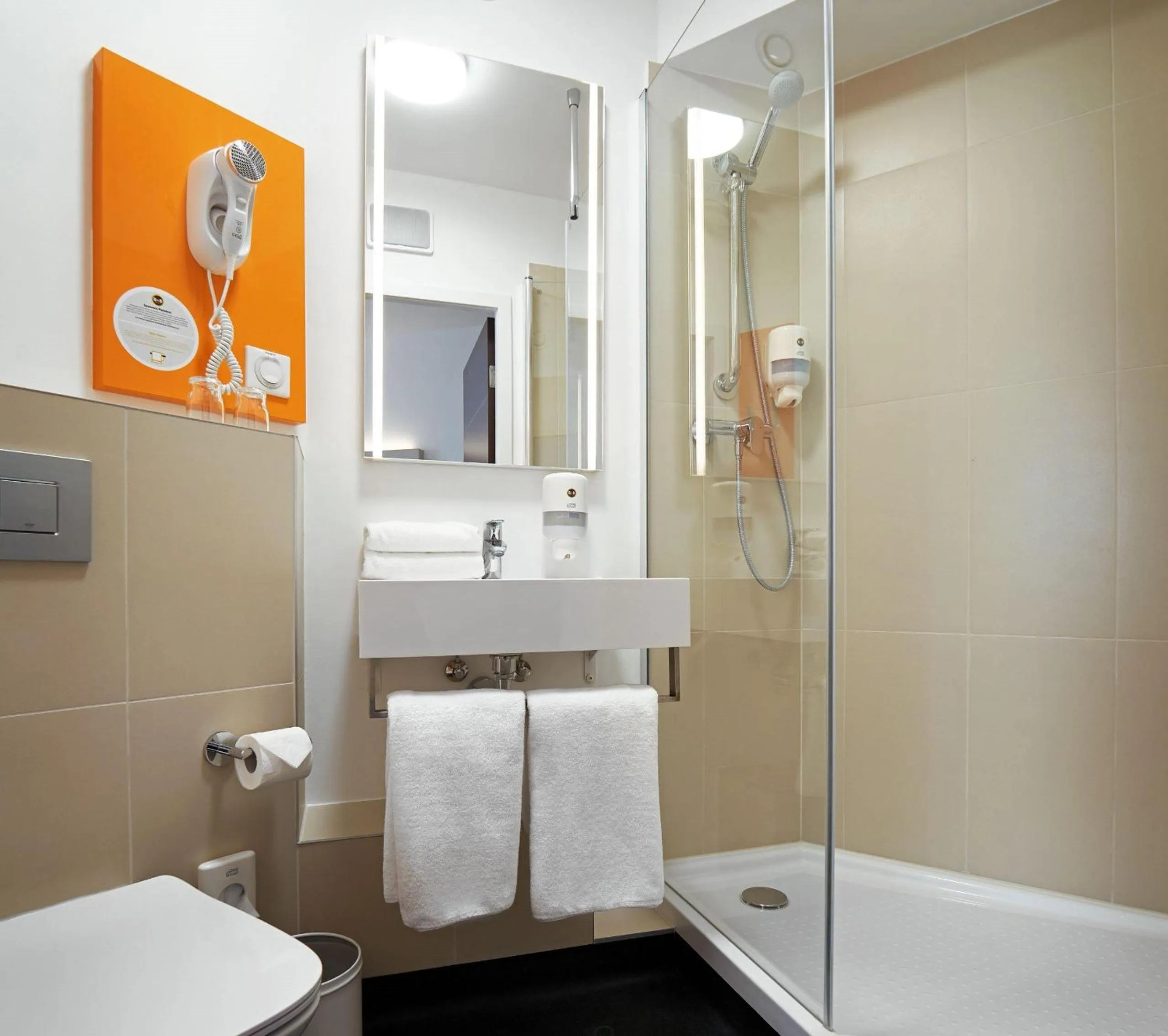 Bathroom in B&B Hotel Lublin Centrum