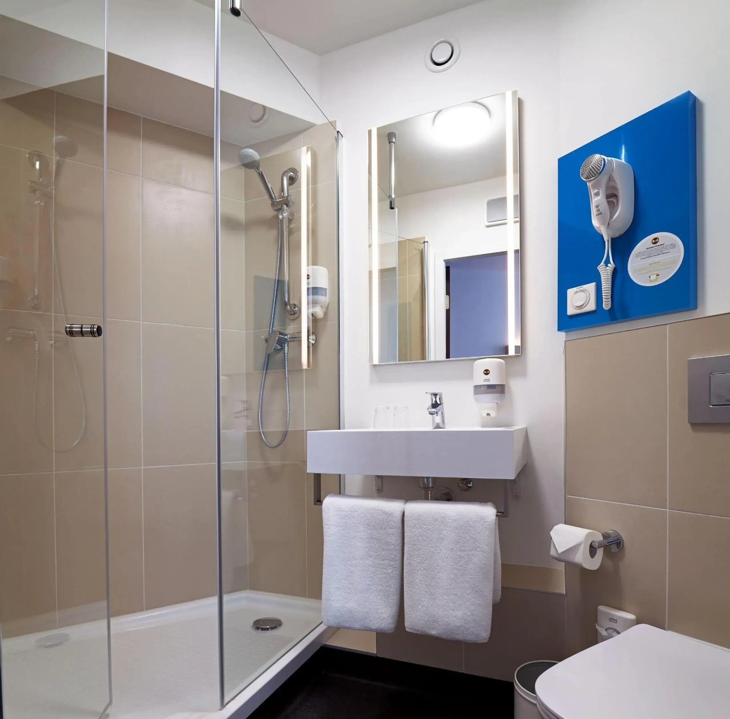 Twin Room in B&B Hotel Lublin Centrum Twin Room in B&B Hotel Lublin Centrum