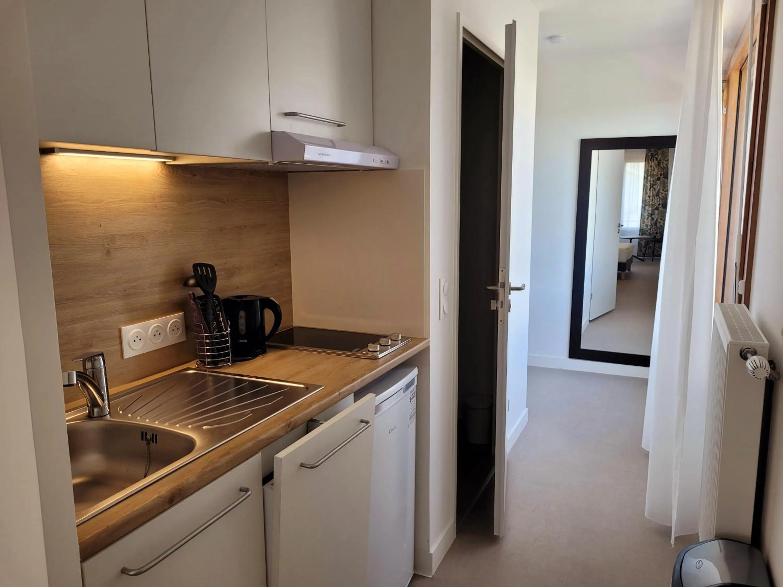 kitchen in Twenty Business Flats Asnières-sur-Seine