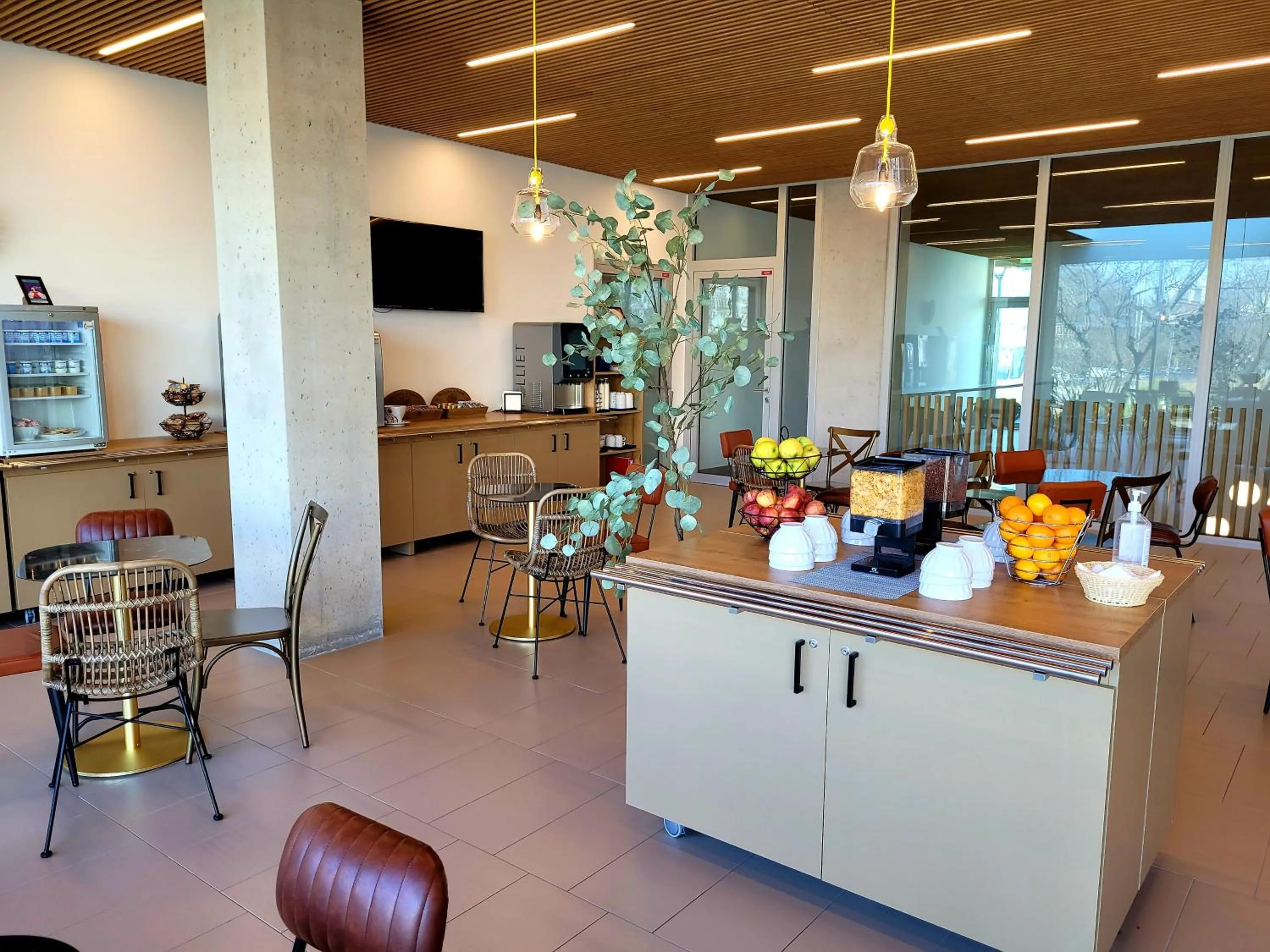 Buffet breakfast in Twenty Business Flats Asnières-sur-Seine