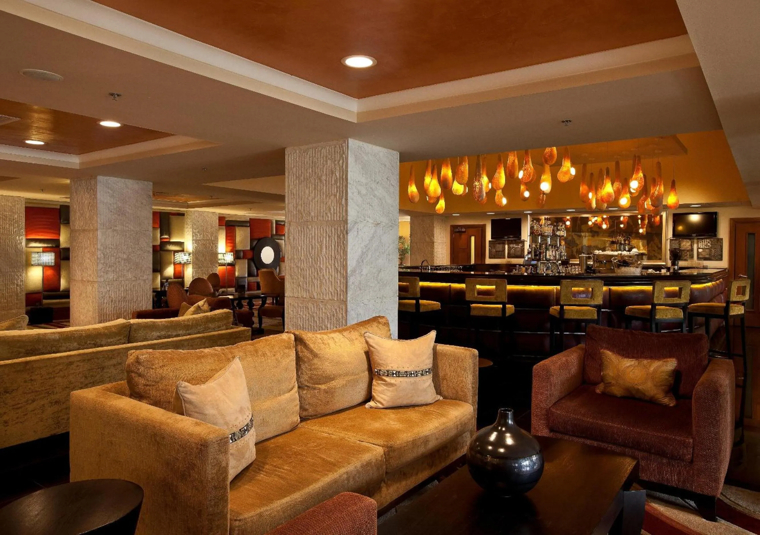 Lounge or bar in The Federal Palace Hotel and Casino