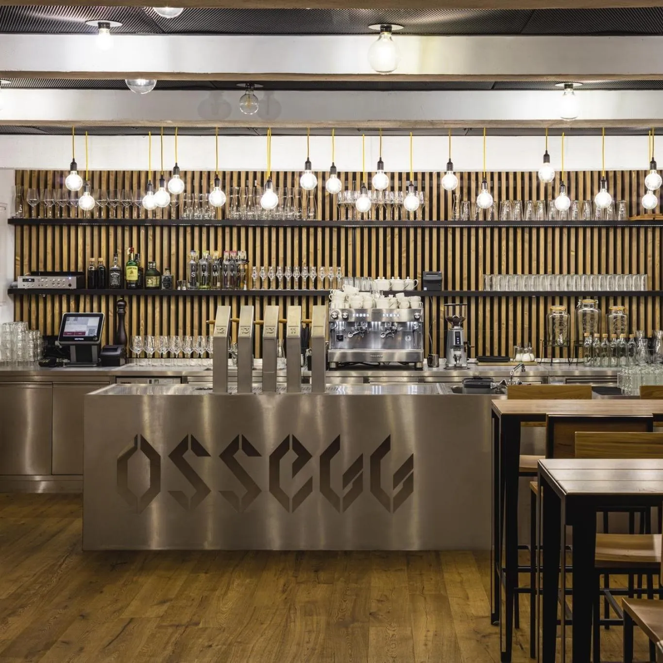 Restaurant/places to eat in Residence Abacta