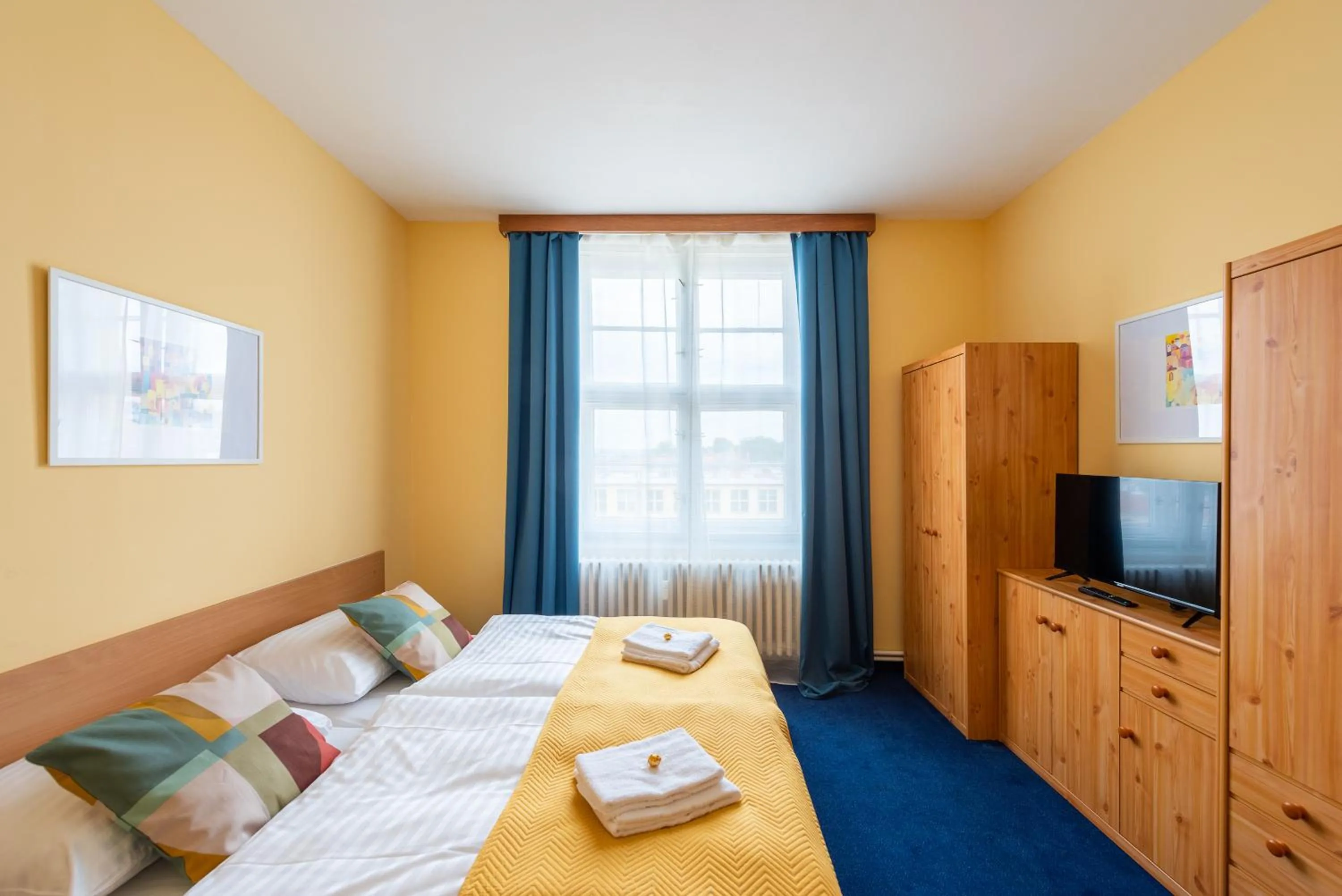 TV and multimedia, Bed in Residence Abacta