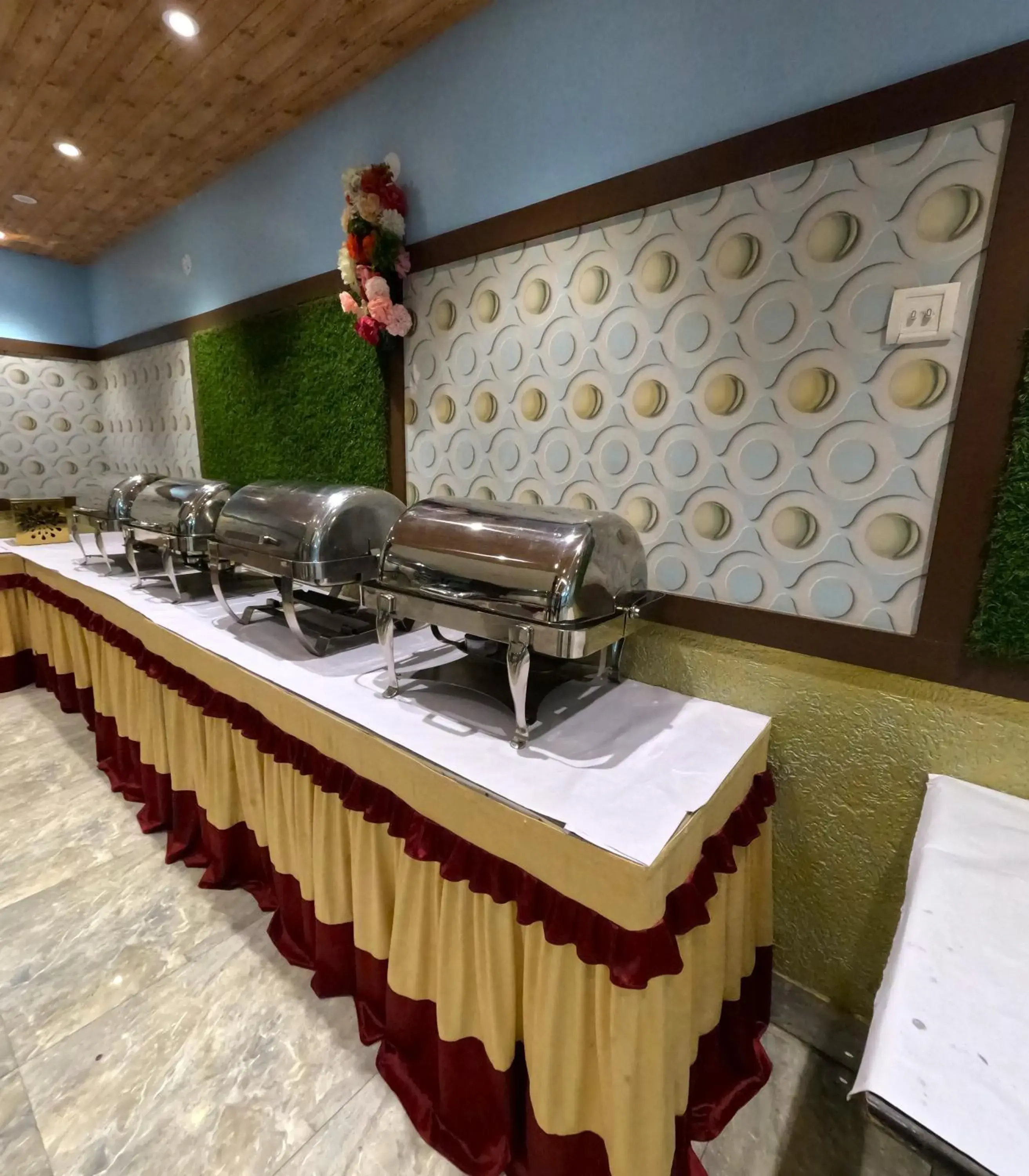 Property building in Hotel Grand Corporate Property building in Hotel Grand Corporate