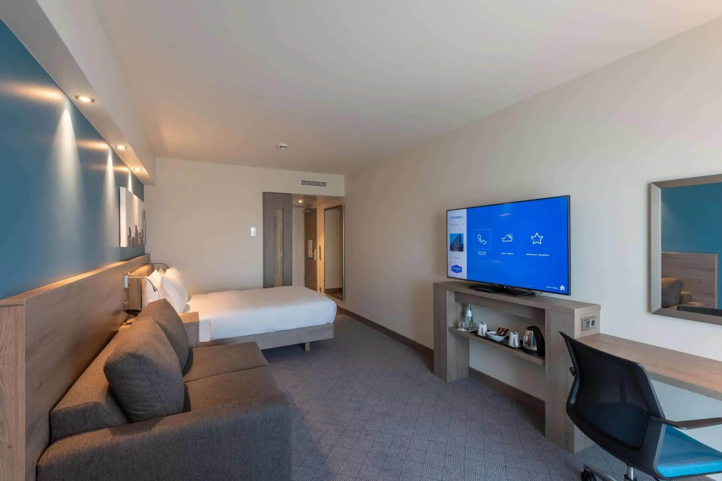 Bedroom, Bed in Hampton by Hilton Düsseldorf City Centre Bedroom, Bed in Hampton by Hilton Düsseldorf City Centre