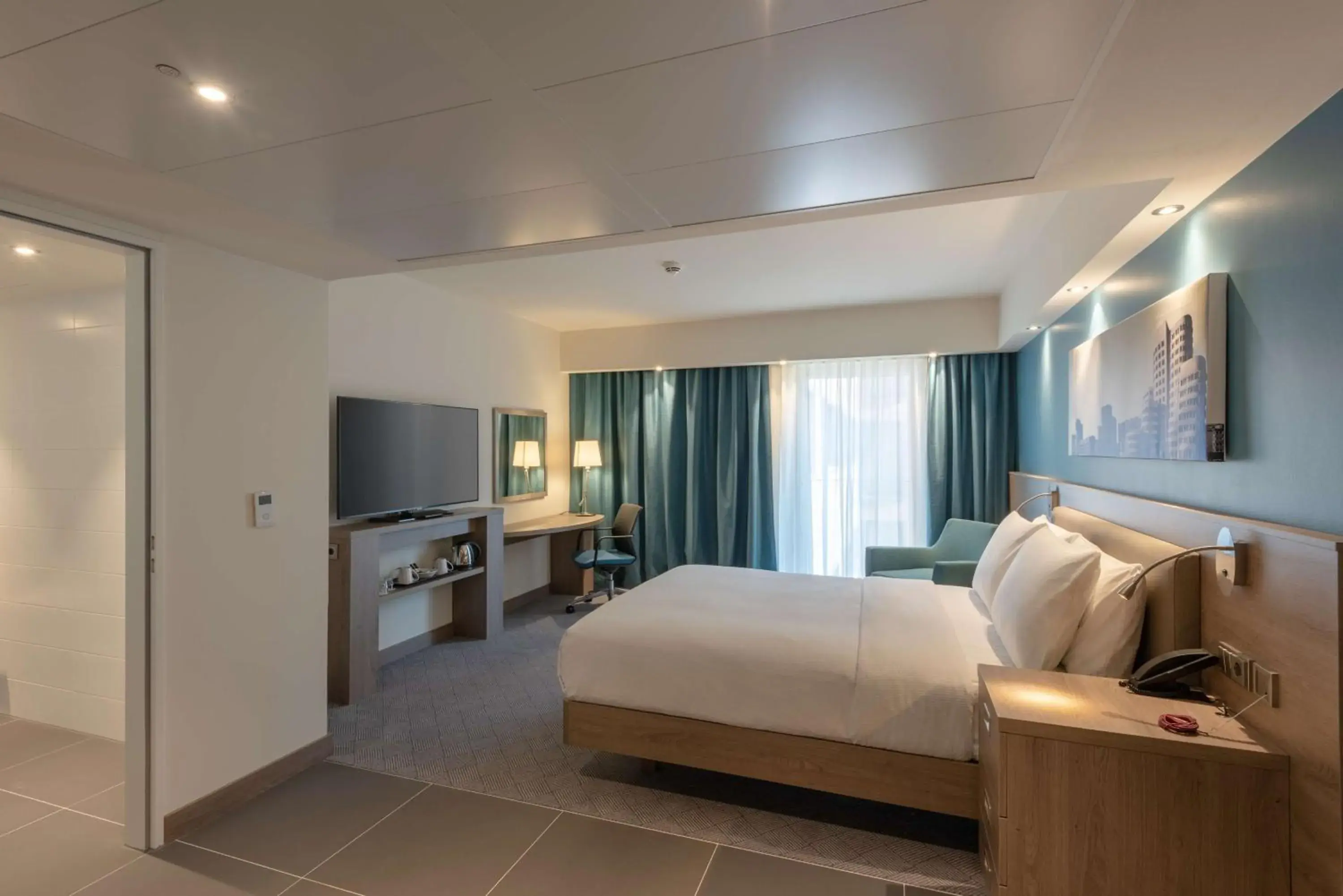 Queen Room - single occupancy - Mobility Access in Hampton by Hilton Düsseldorf City Centre Queen Room - single occupancy - Mobility Access in Hampton by Hilton Düsseldorf City Centre