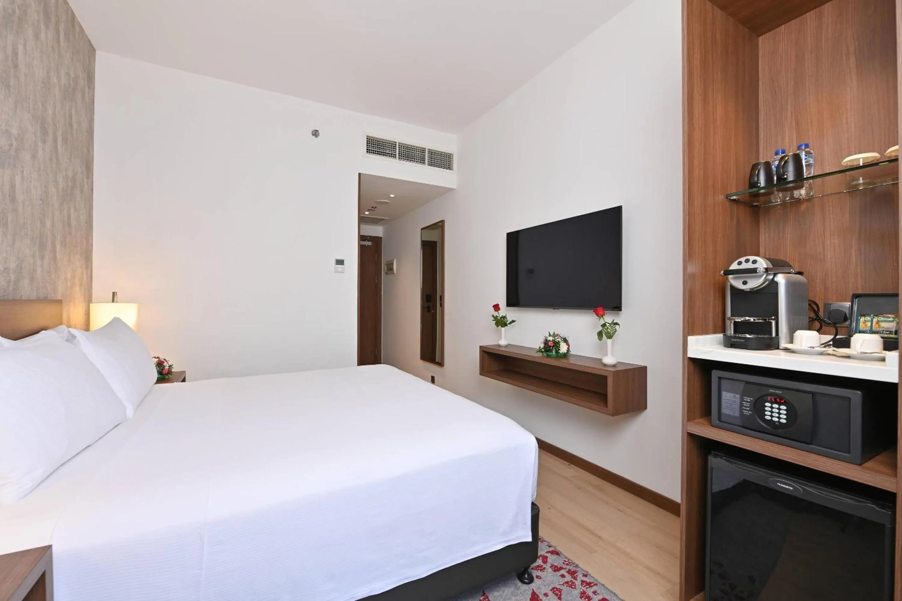 Bedroom, Bed in Comfort Hotel Jeddah King Road