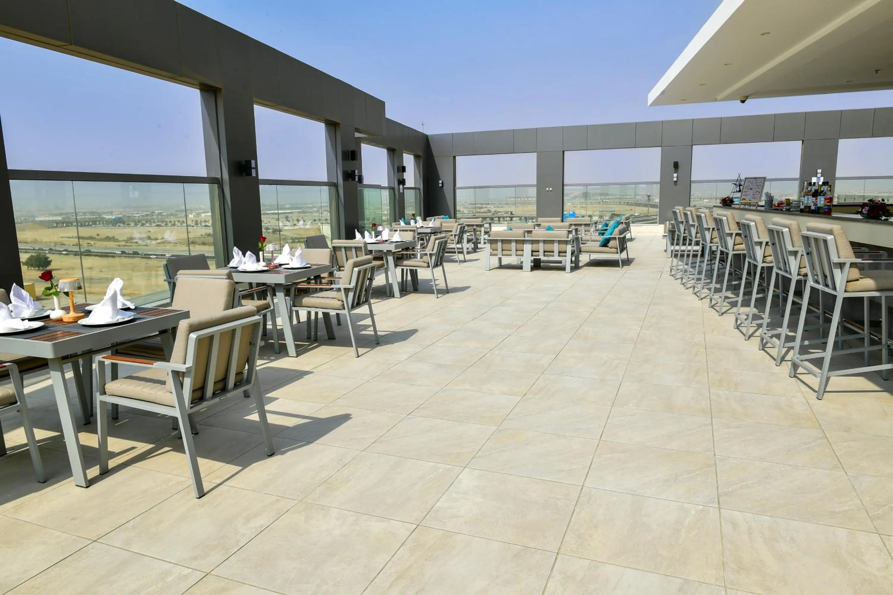 Lounge or bar in Clarion Hotel Jeddah Airport